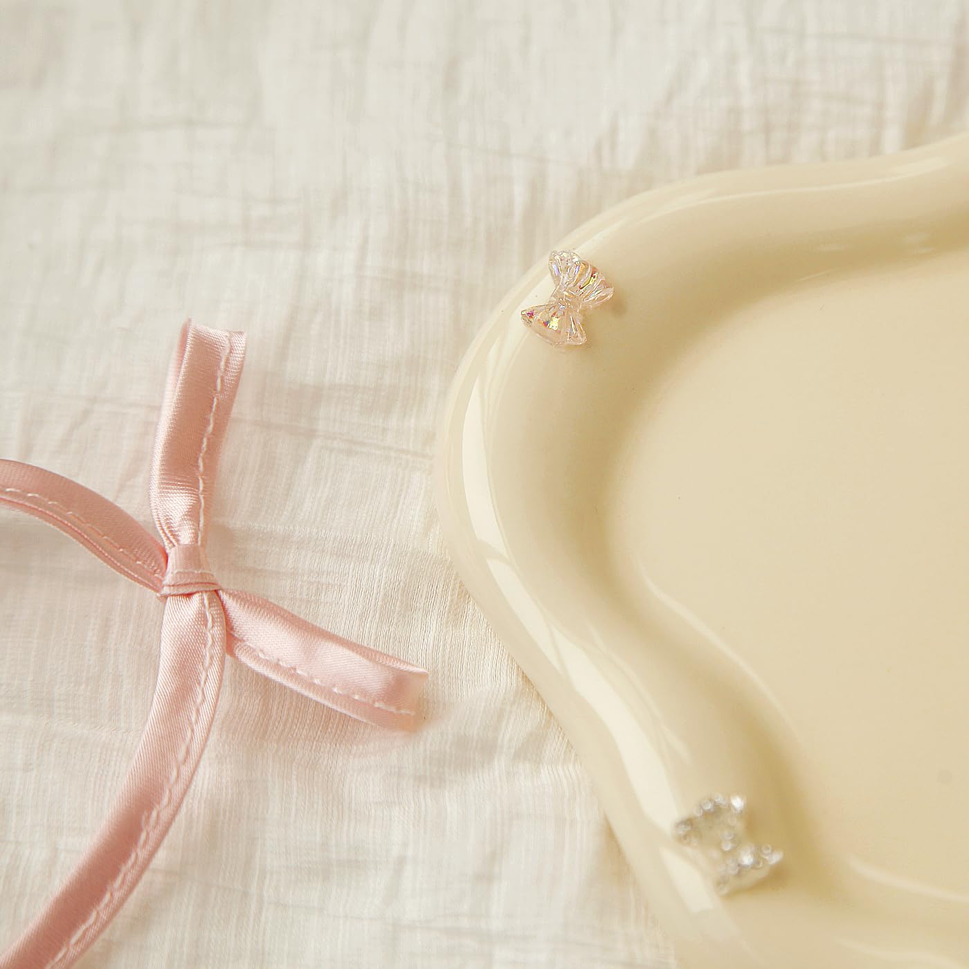 MDFAYE Jewelry Dish Trinket Tray for Women, Ring Dish Holder, Unique Cloud Shape Ceramic Plate Cute Things Vanity Aesthetic Room Decor Mother's Day Birthday ()