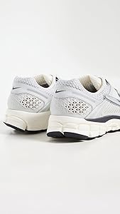 mooVOMERO 5 ★24㌢ Amazon | Nike レディース W Zoom Vomero 5 M, グレー/シルバー