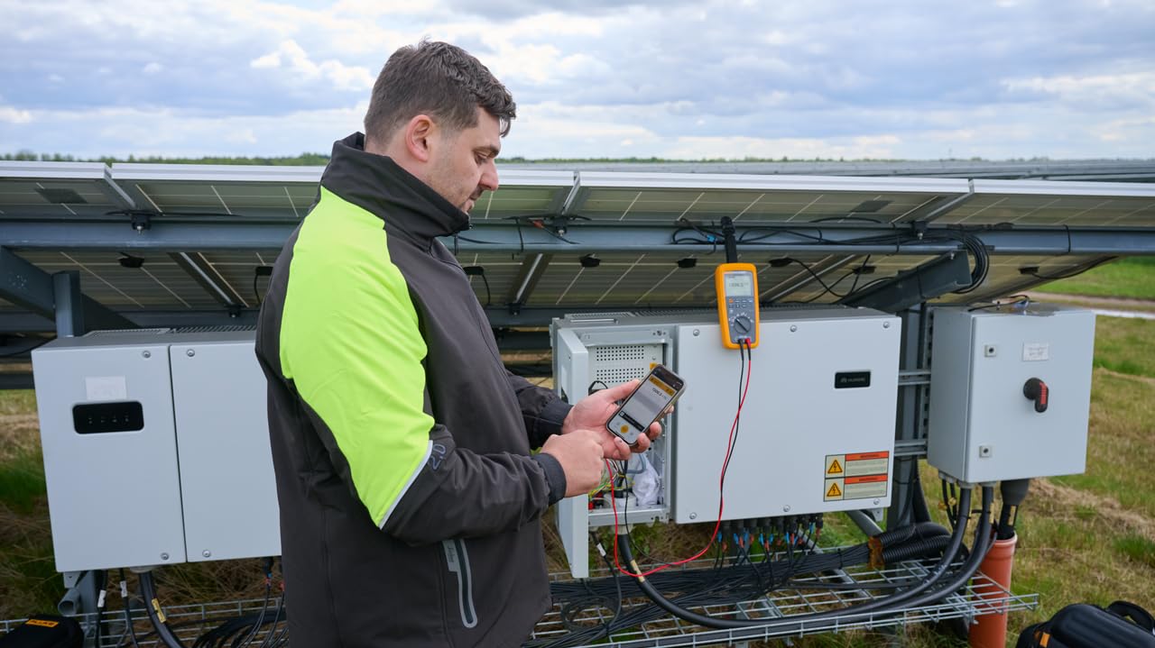 Multímetro digital Fluke 283 FC/PV para aplicaciones solares con pinza amperimétrica inalámbrica