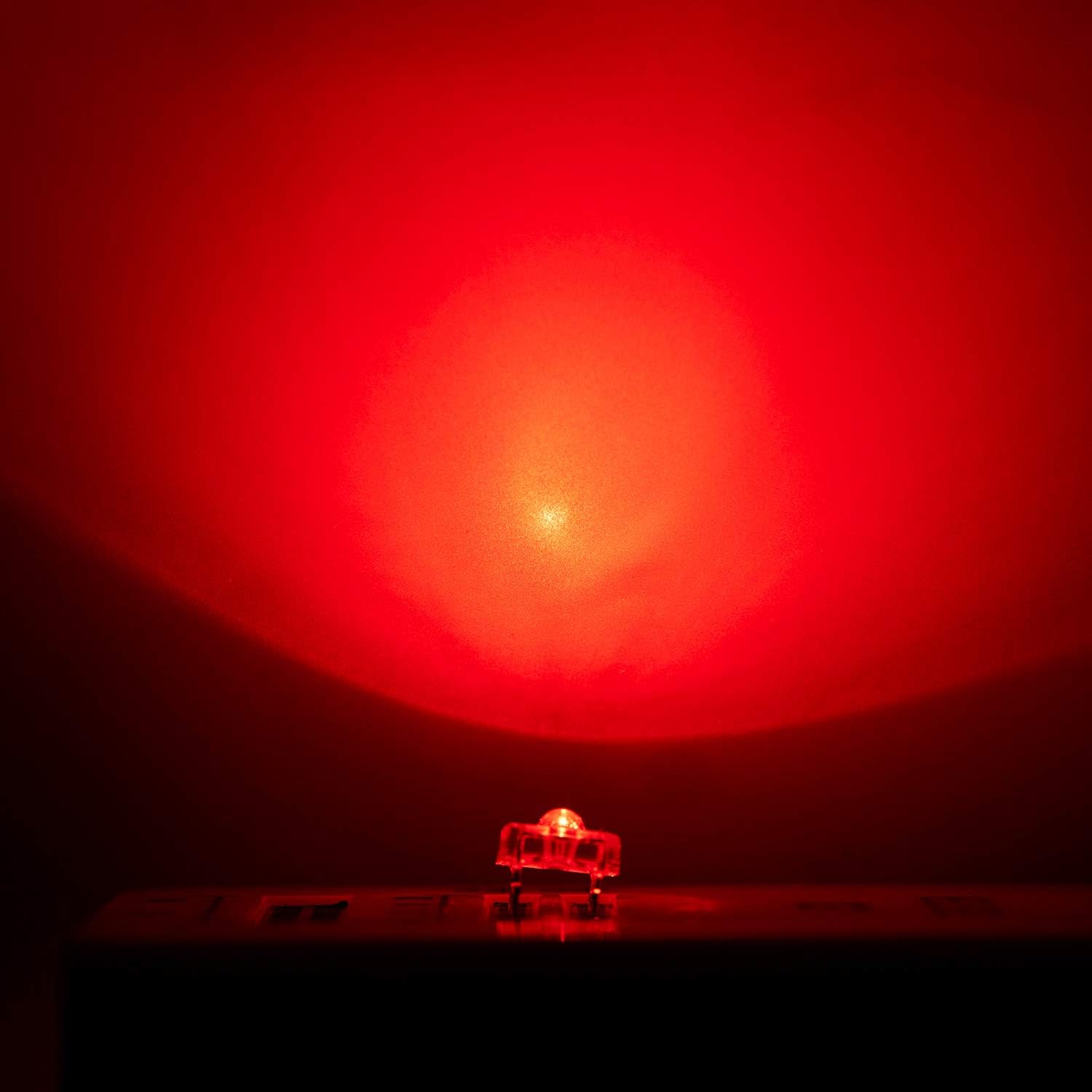 CHANZON 100 pcs 3mm Piranha Superflux Red LED Diode Lights (DC 2V 20mA) image 2