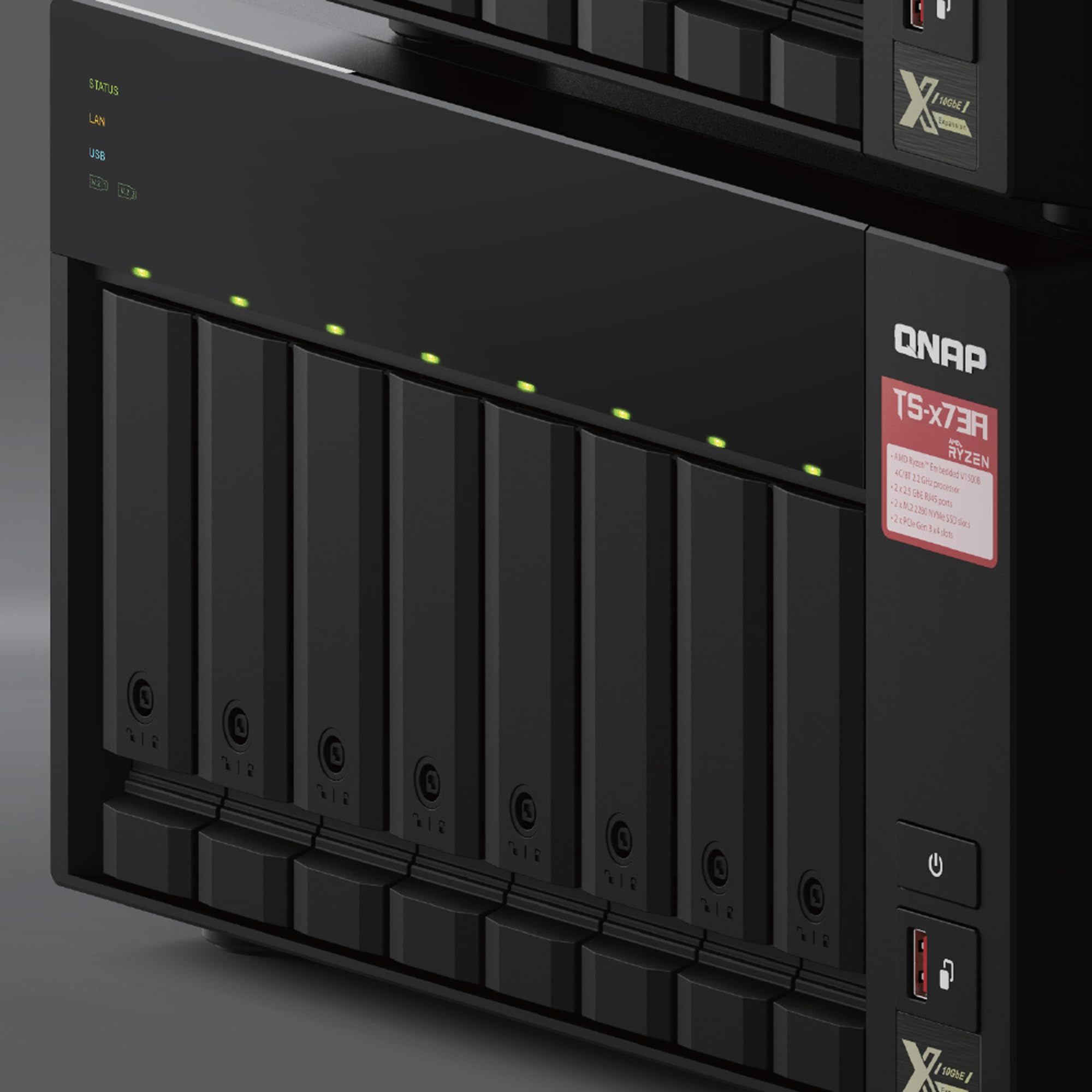QNAP TS-873A-8G 8-kieszeniowy wydajny NAS z 2 portami 2 x 2,5 GbE i dwoma gniazdami PCIe Gen3 Czarny