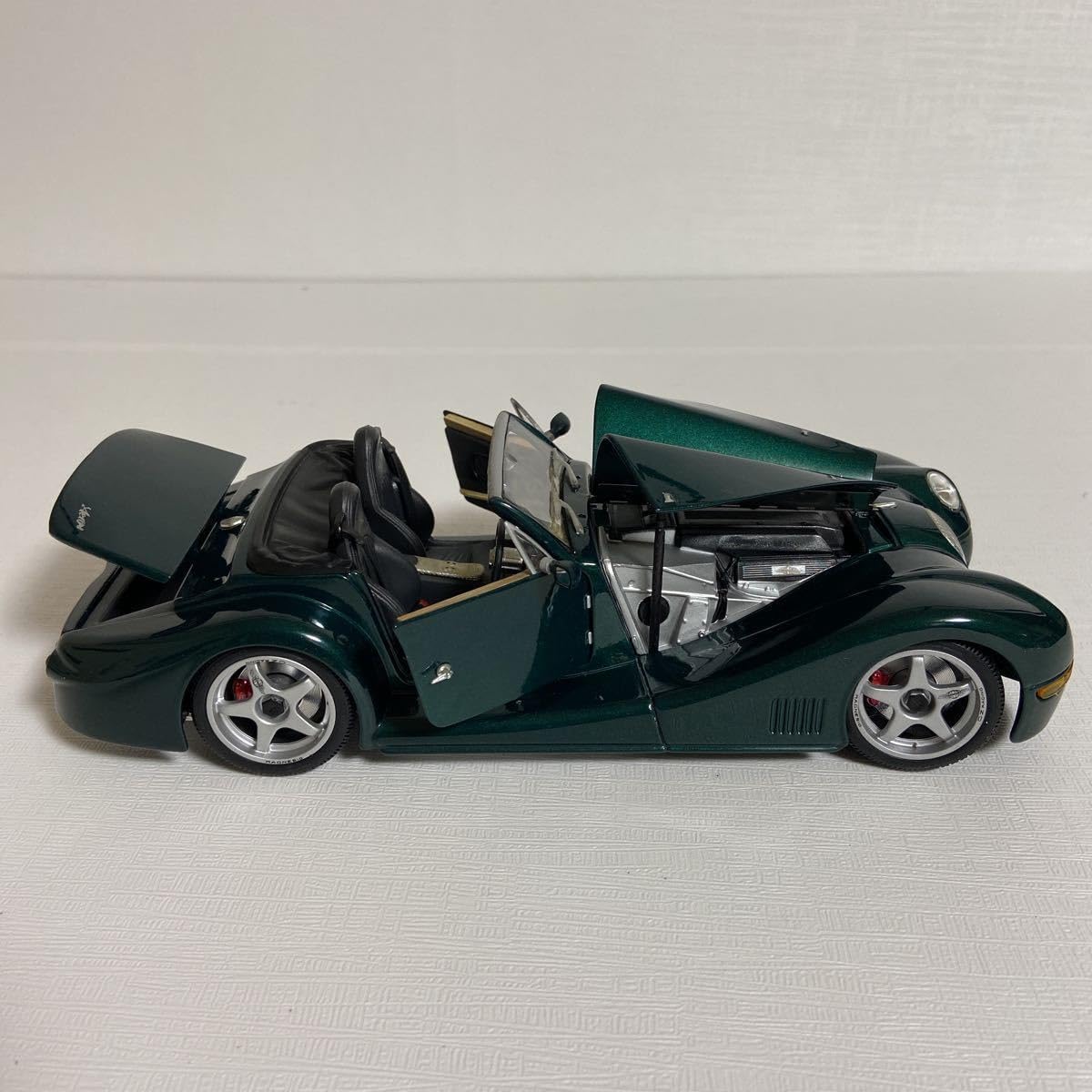 Amazon | 1/18 モーガン エア8 Morgan Aero 8 Green Metallic