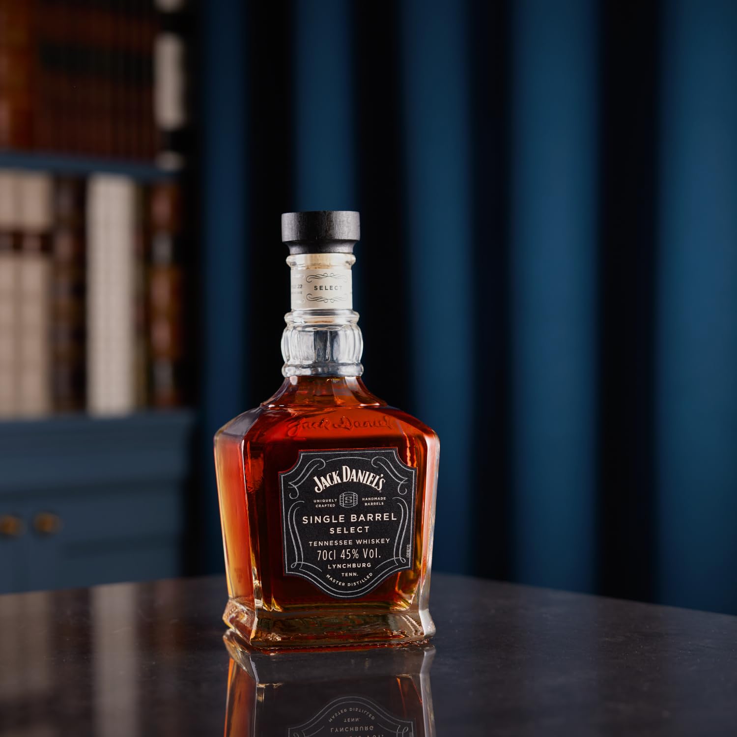 Amazon.co.jp: ジャックダニエル シングルバレル 700ml : 食品・飲料・お酒