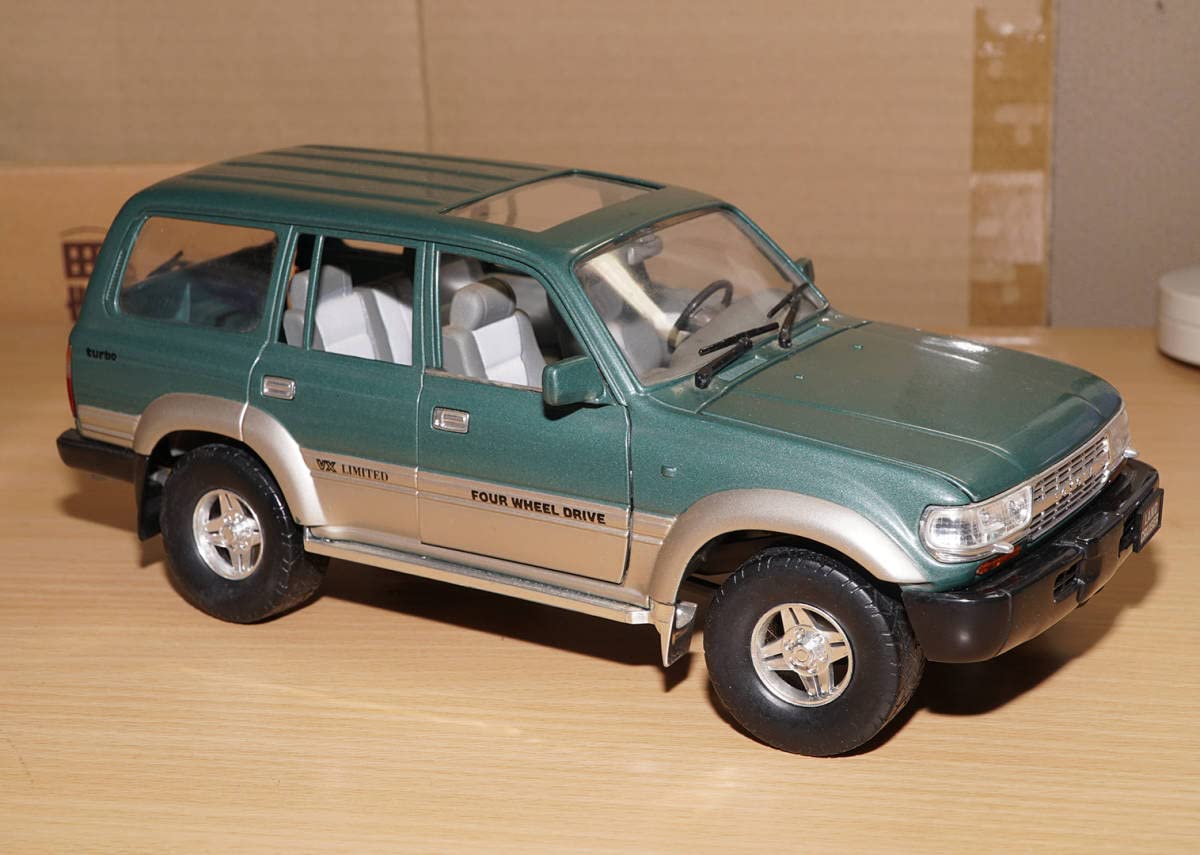 Amazon.co.jp: 1/18 ROAD TOUGH TOYOTA LAND CRUISER 80 DIE-CAST