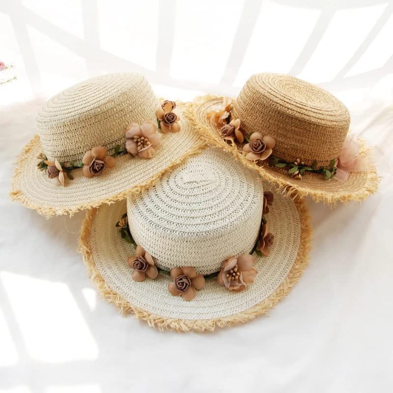 Chapeau de soleil fleuri en paille tressée finitions main