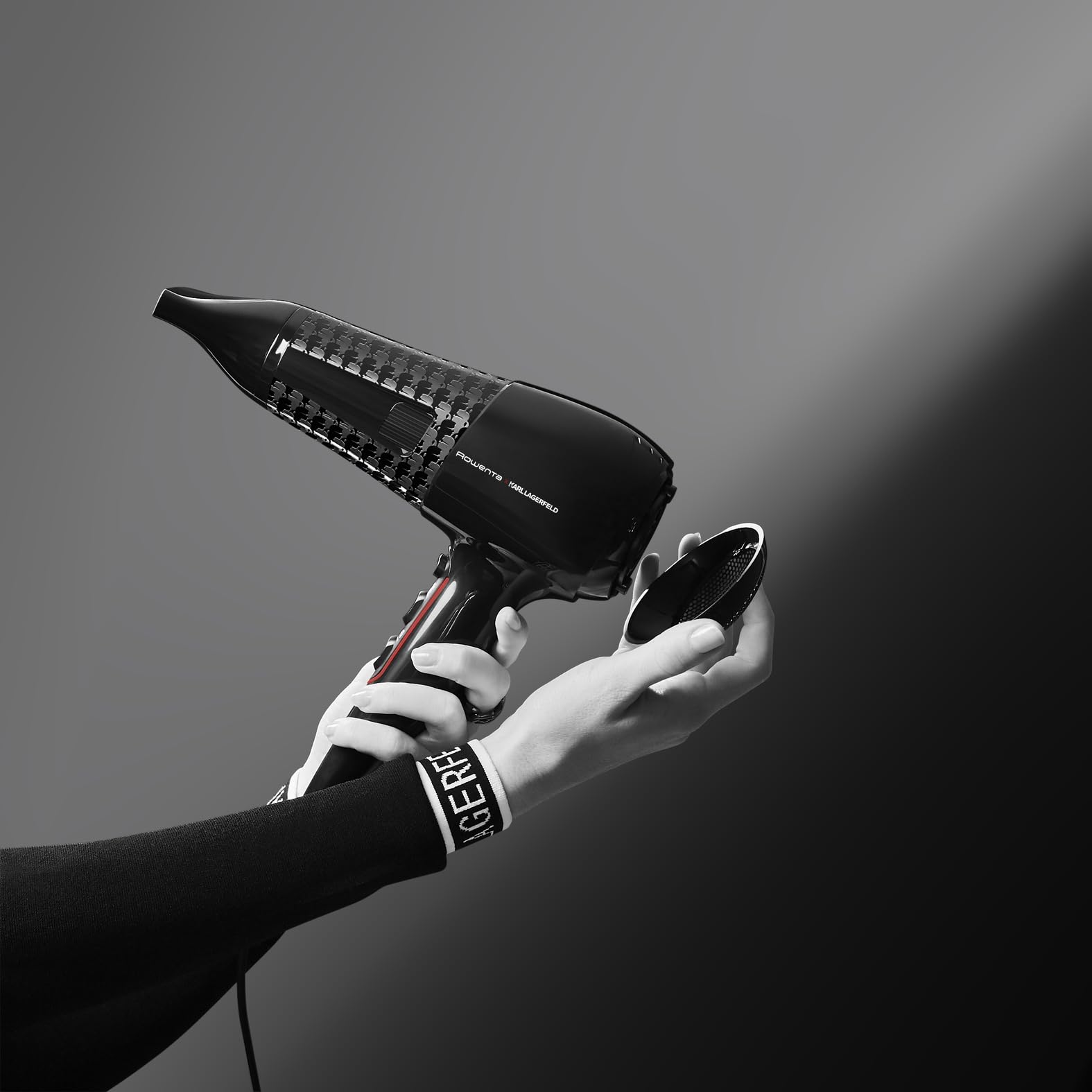 Rowenta x Karl Lagerfeld CV591L Powerline Asciugacapelli, 2300 W, Boost di Ioni, Impostazione Thermo Control per Proteggere i Capelli, 6 Impostazioni di Velocità/Temperatura