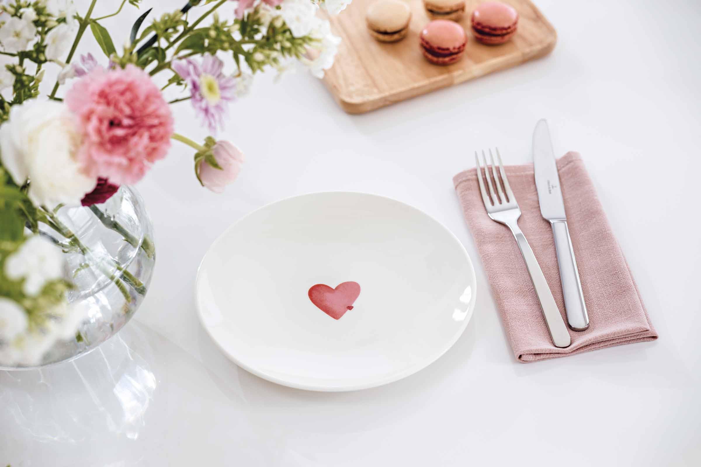 Villeroy & Boch With Love Frühstücksteller 5er Set, 21x21x2,5 cm, Kleiner Teller für Kuchen, Salat und Desserts, Premium Porzellan, Spülmaschinen- & Mikrowellengeeignet, gemischte Motive