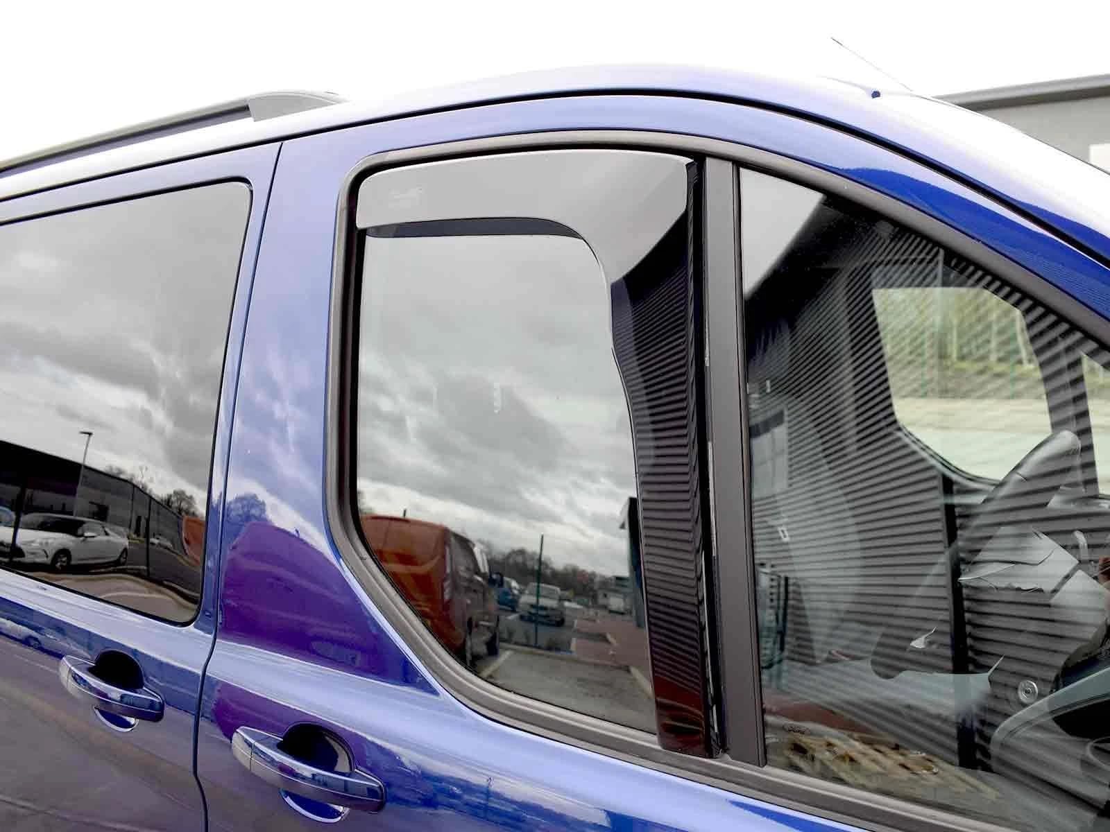 Kit 2 Deflettori Aria Nero Fumé Antivento per Finestrini Laterali Anteriori Compatibile con Ford Transit Custom 2012-2022