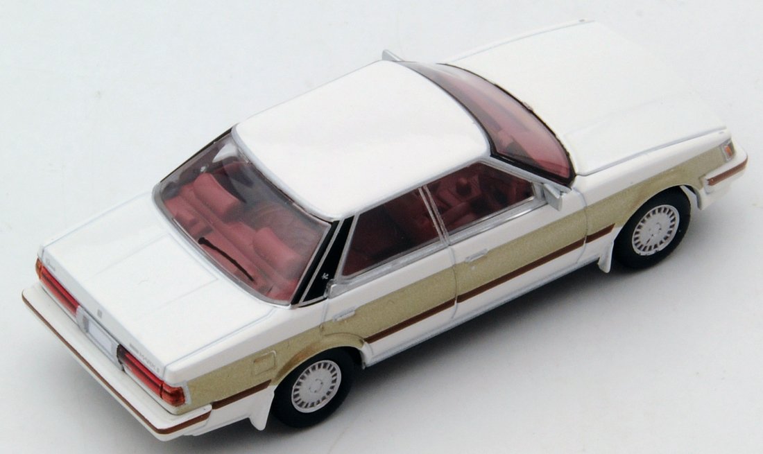 Amazon | トミカ リミテッドビンテージ LV-N98b マークIIグランデ(白