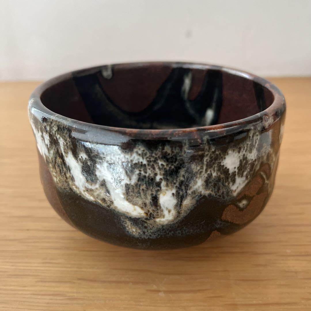 四代 清水六兵衛 黒織部￼茶碗 共箱 遊陶園　11.8×7.8cm抹茶碗 茶道具 四代 清水六兵衛 黒織部￼茶碗 共箱 遊陶園11.8×7.8cm抹茶碗 茶道具