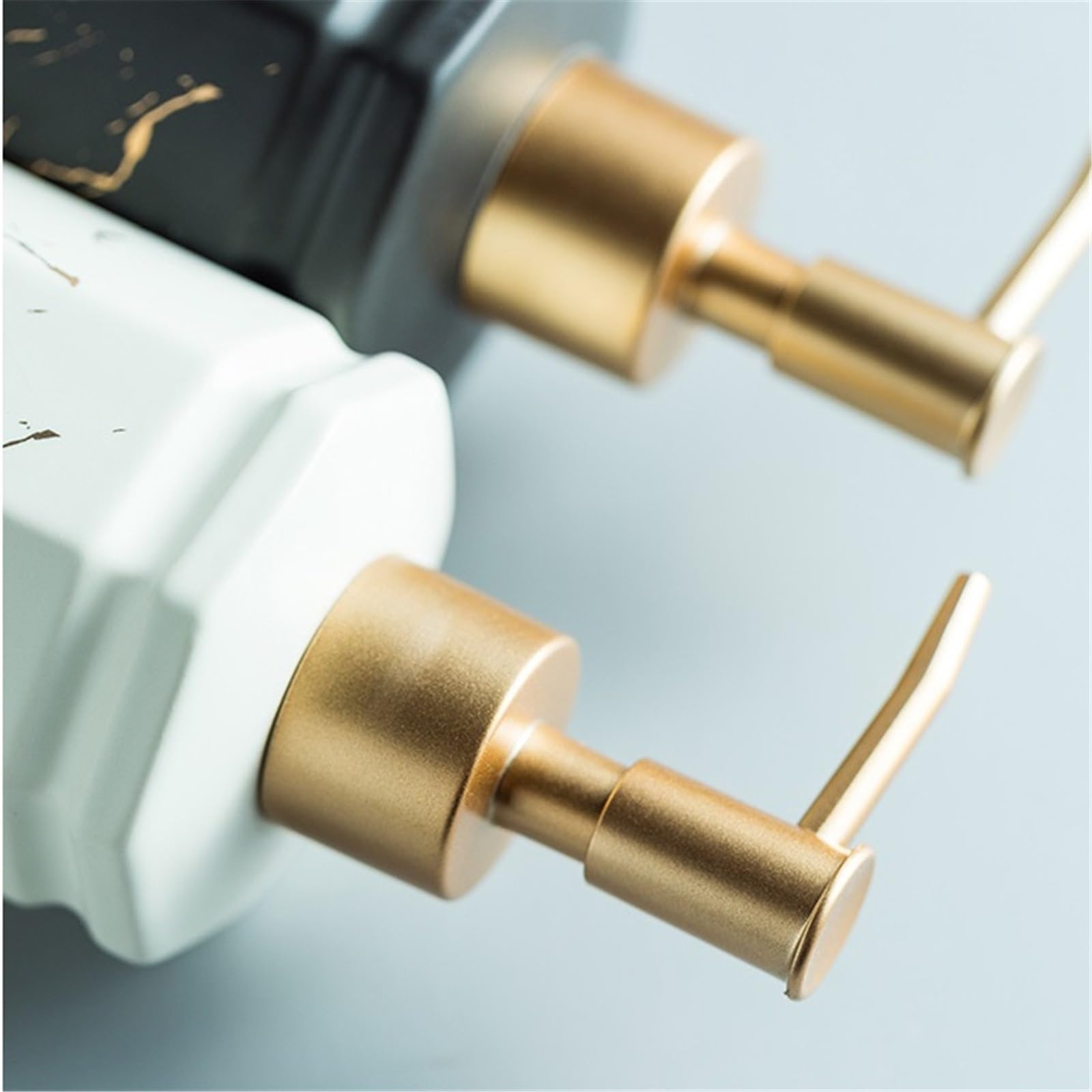 Dispensador de jabón líquido de cerámica para Ducha, Recargable, con Botella dosificadora para baño, Lavabo e Inodoro (Negro).