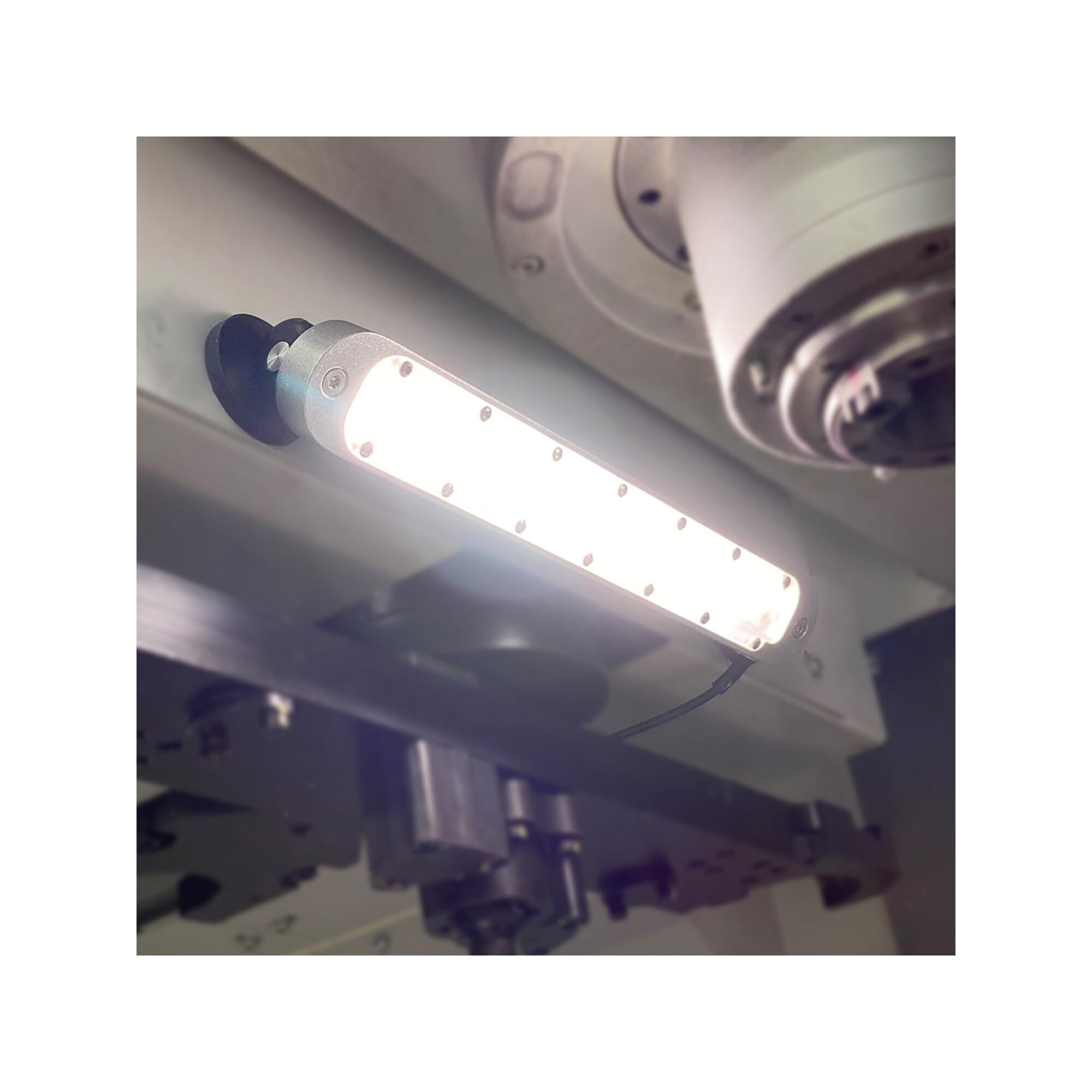 Bauer & Böcker 900/67 Éclairage Machine à LED "Light Bar M", Orientable, 12 Watts, 1200 Lumens