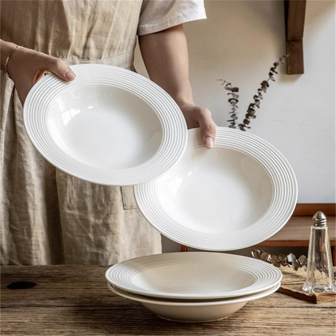 XKONG Wide Rim Ceramic Soup Bowl Pasta Plates with Rim ， Soup Bowl Pasta Bowl Set of 4, White Shallow Bowl Plate, Ceramic Wide Rimmed Soup Bowl, 8.5 Inch