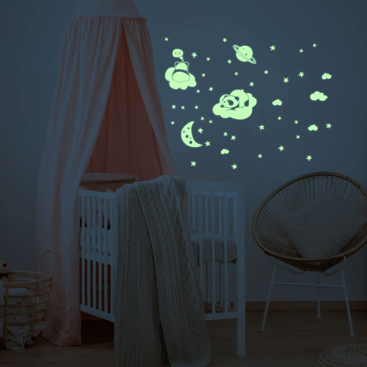 Sticker phosphorescent - Autocollant Fluorescent Lumineux Jusqu'à 5 heures de Suite - Décoration pour chambre bébé et Enfant - Adhésif Mural Fluo 50 étoiles et 2 pandas sur les nuages
