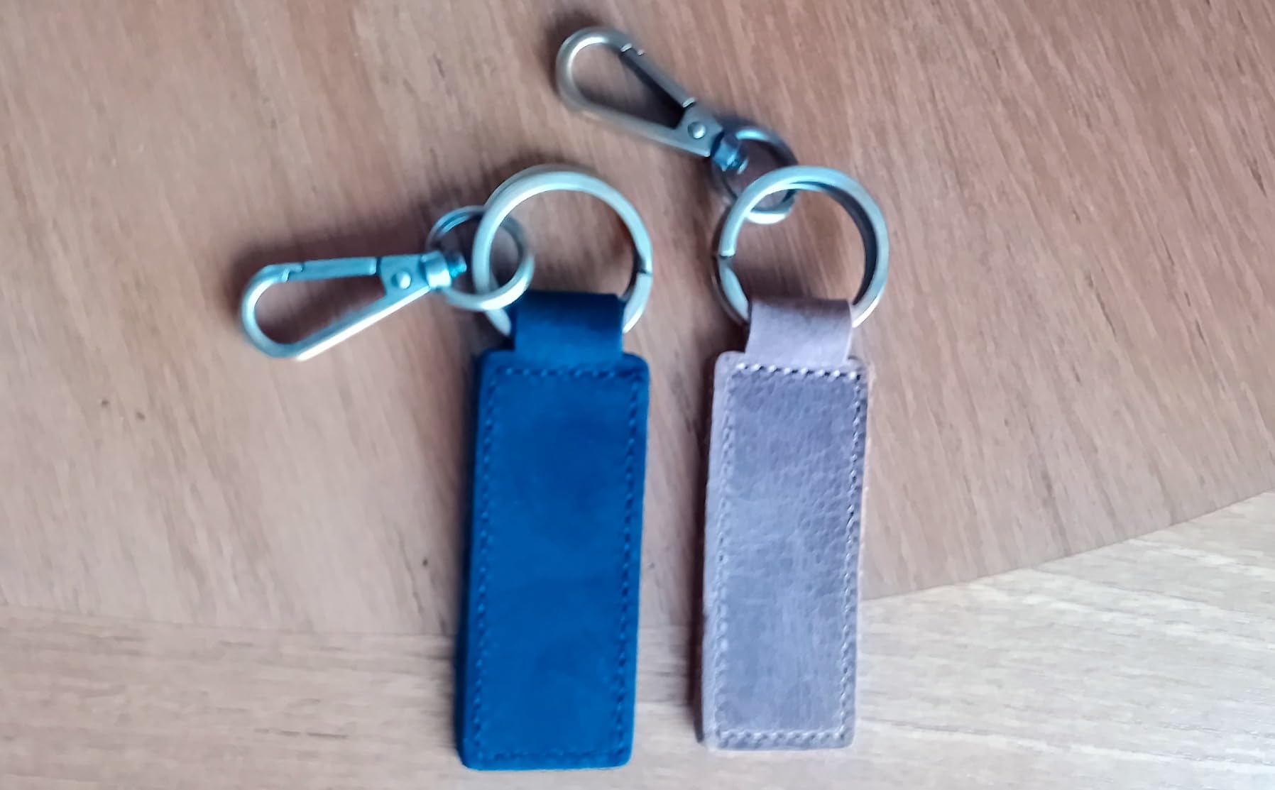 2PCS Leather Car Keychain,Universal Car Keyring Holder for Men and ...