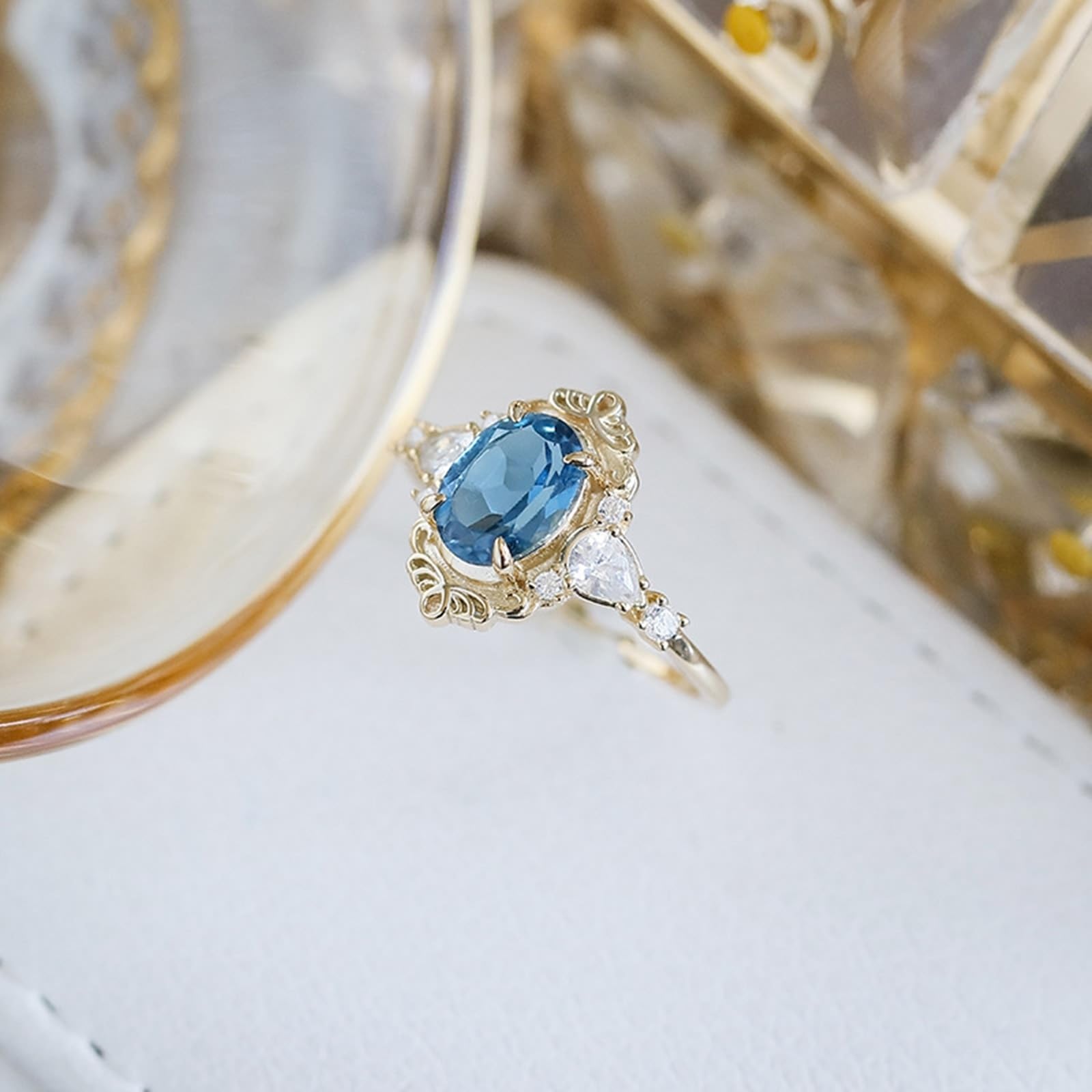 Par de anillos de oro 9 K/14 K/18 K con topacio azul ovalado en 4 garras retro