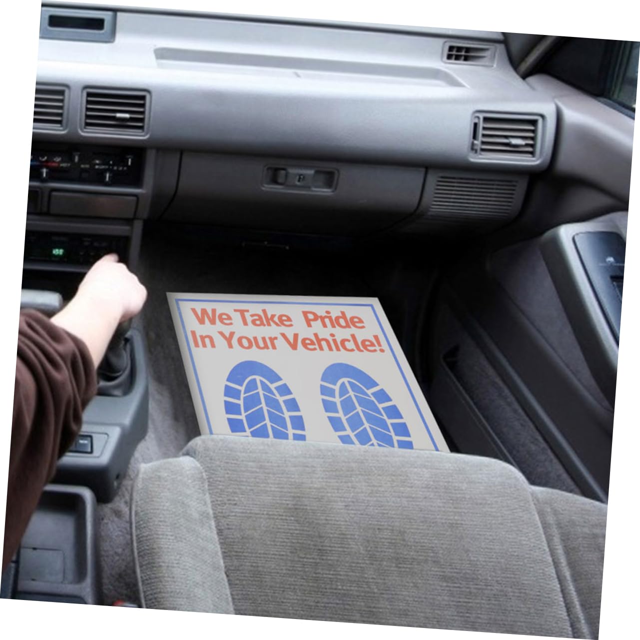 Amosfun 60pièces Tapis de Sol Jetables pour Voiture Tapis de Sol Blancs Papier Protection Temporaire pour Nettoyage et Entretien Automobile