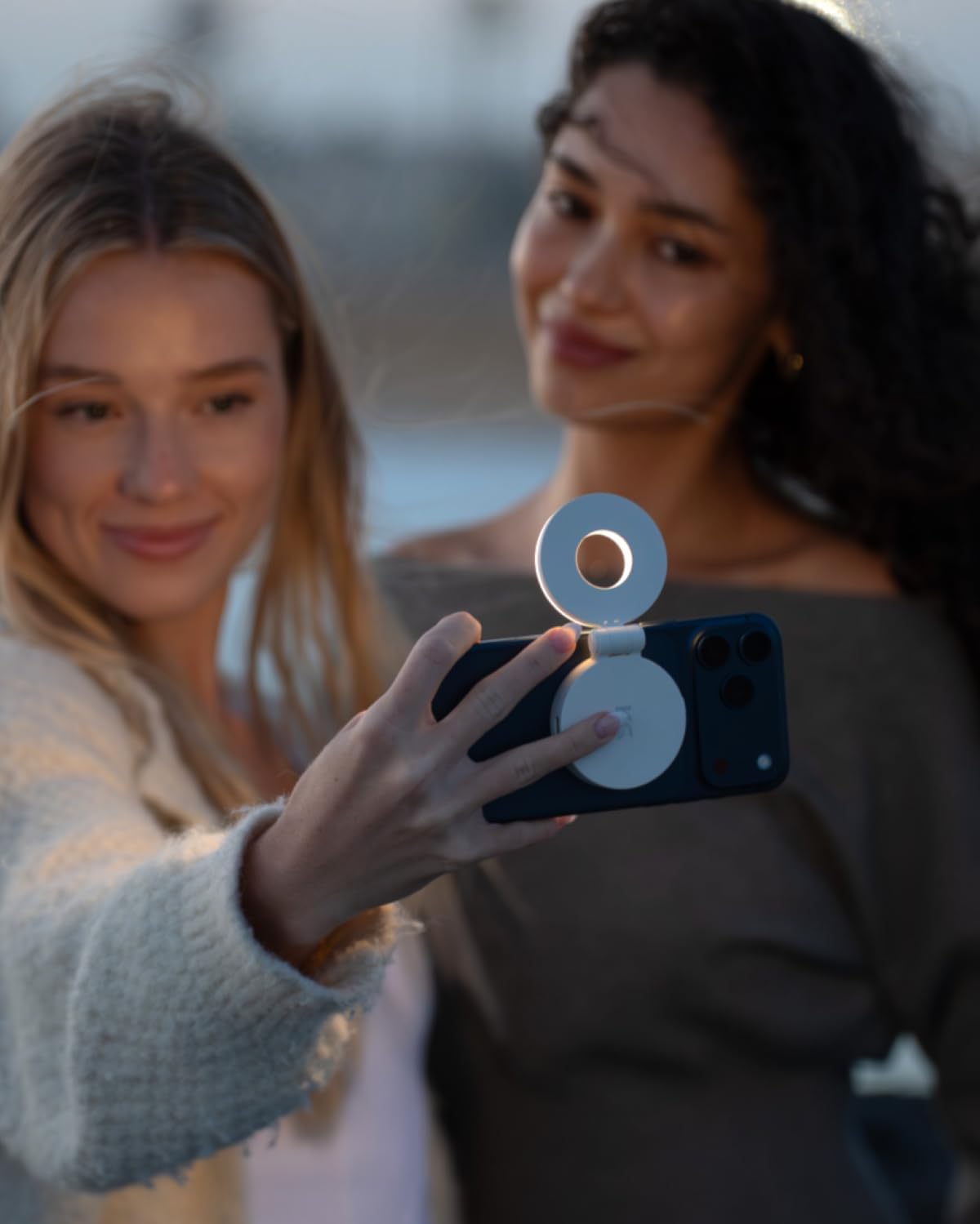 KraftGeek Magnetische Selfie Licht Kompatibel mit Magsafe, Tragbares LED Handy Licht für iPhone/Android, Wiederaufladbares Ringlicht Handy für Selfie/Vlog/Fotografie/Reisen, Weiß