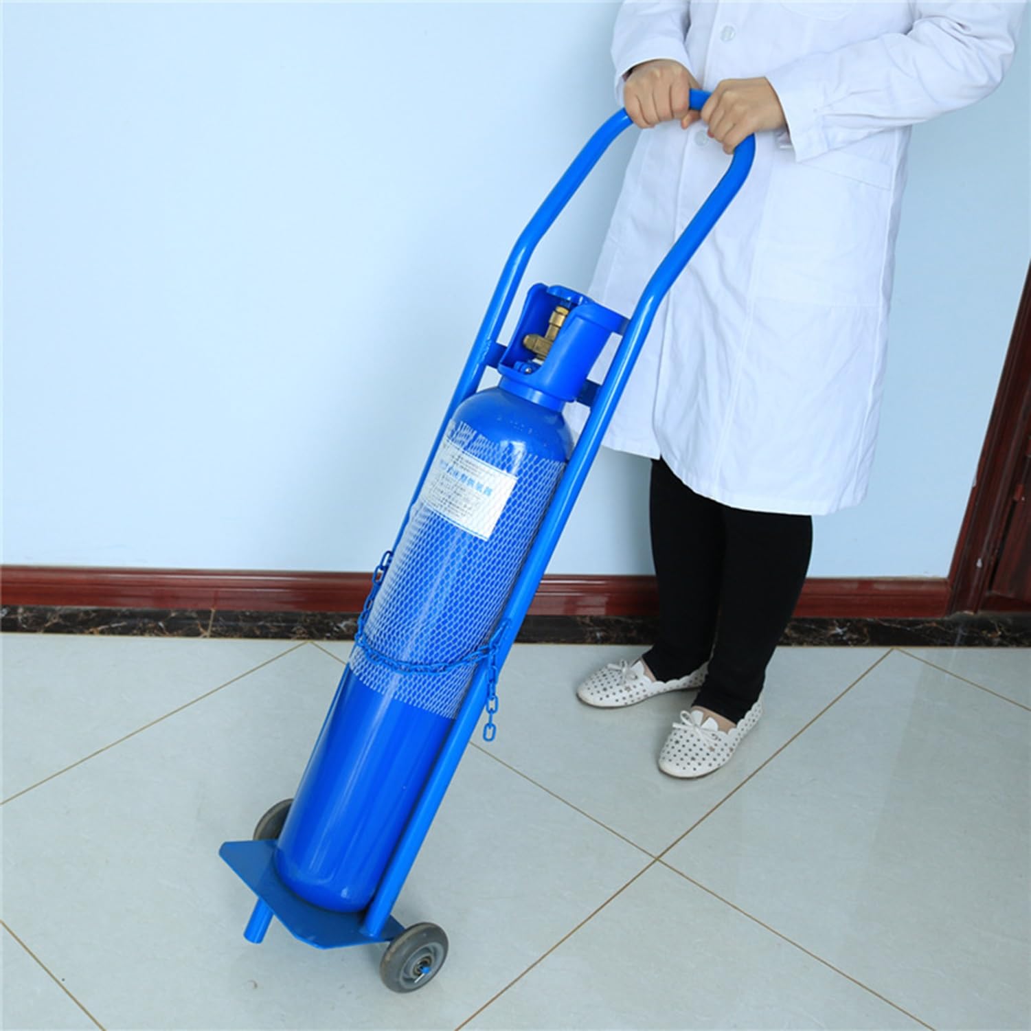Generico Carrello portabombole in Acciaio saldato, Carrello Portatile per bombole di Ossigeno con Ruote, Ideale per Case di Cura, ospedali, fabbriche e cliniche (Blu, Altezza 110 cm)