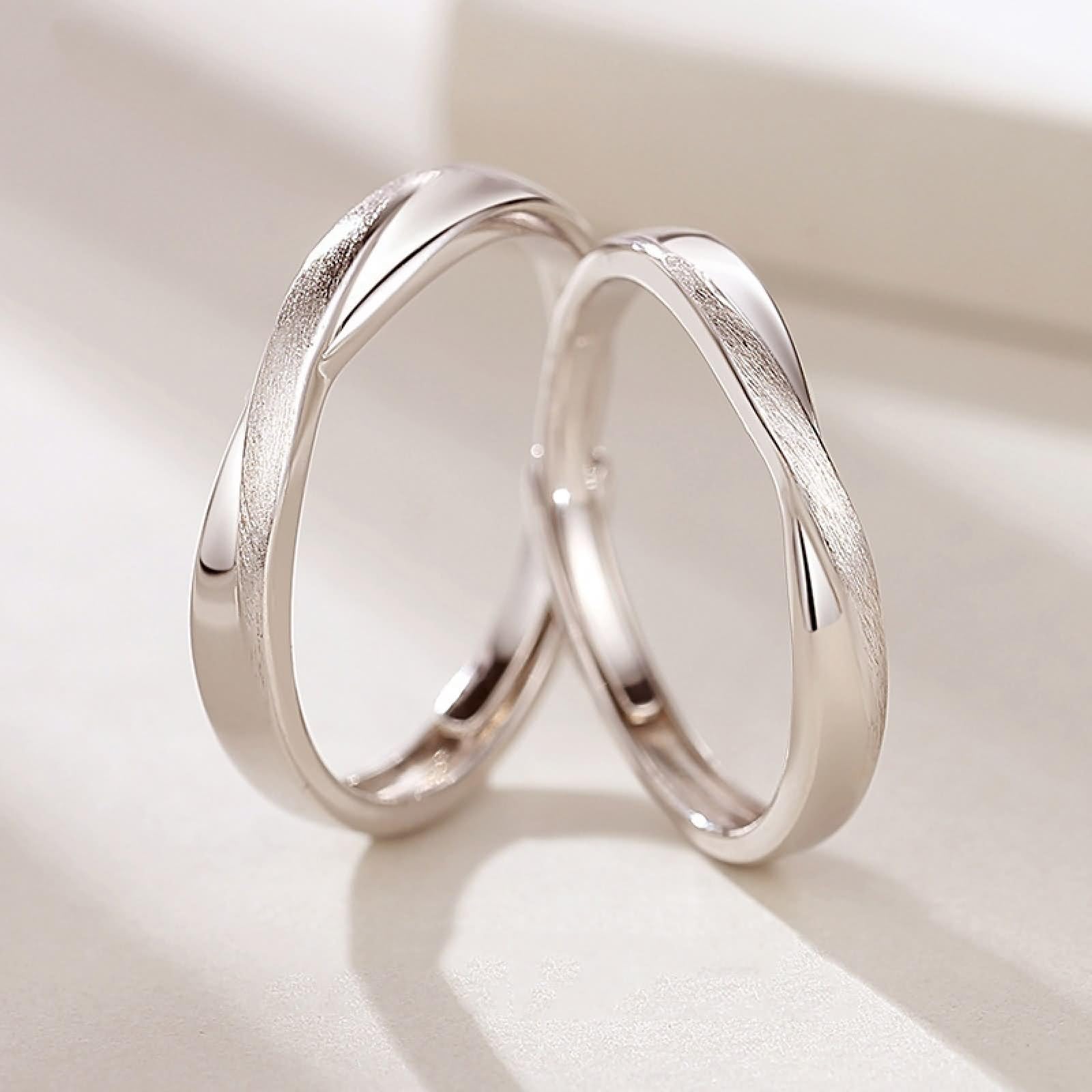 Anello di fidanzamento in argento 925 da donna, anello da donna in argento con nastro di Möbius regolabile