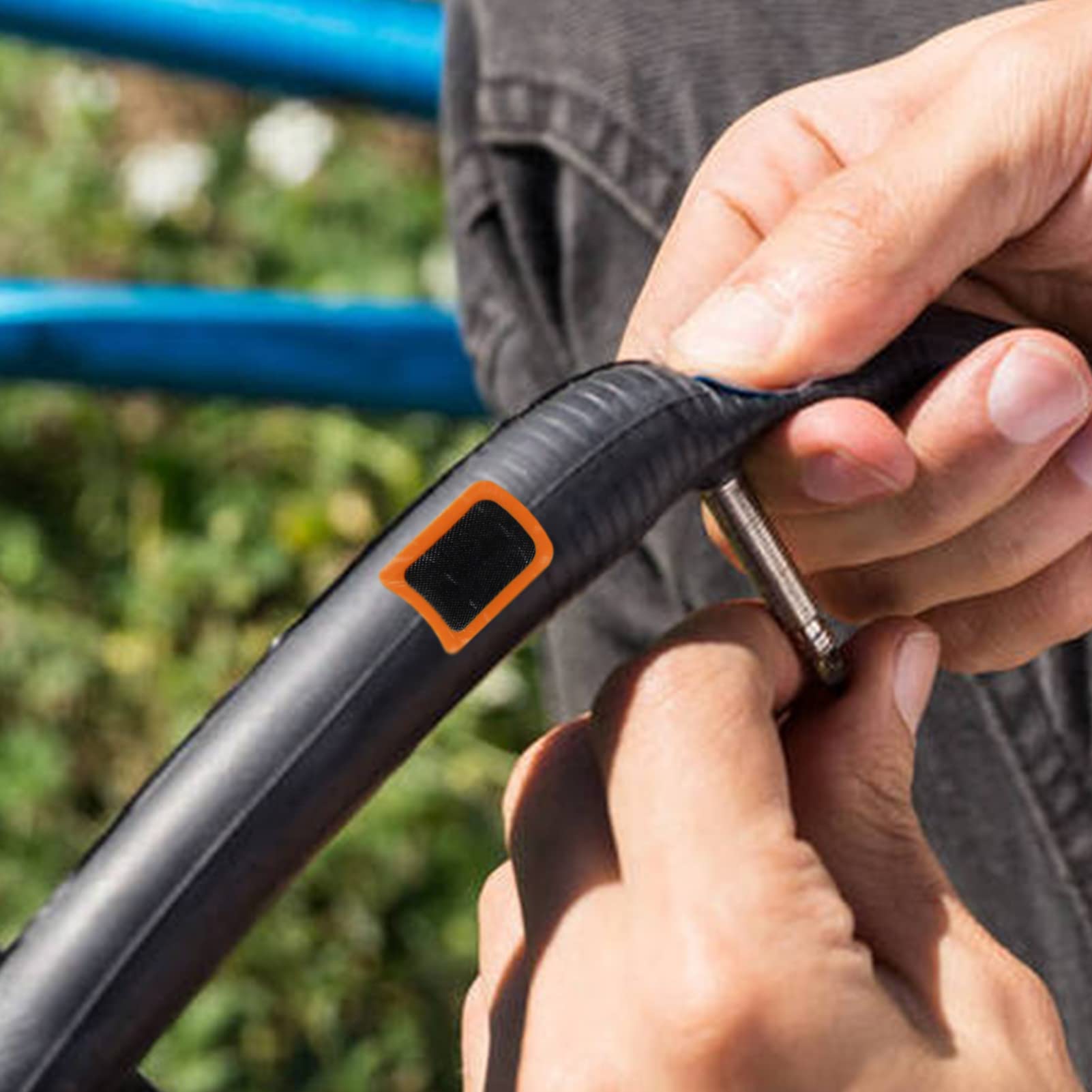 SZCXDKJ 96 Pezzi Toppe Quadrate+Toppe Tonde, Kit di Riparazione per Forature di Pneumatici di Bicicletta, Toppe di Gomma per Riparazione di Camere d'aria e Pneumatici di Bicicletta