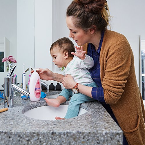Johnson's Moisturizing Mild Pink Baby Lotion with Coconut Oil for Delicate Baby Skin, Paraben-, Phthalate- & Dye-Free, Hypoallergenic & Dermatologist-Tested, Baby Skin Care 800ml - Image 4