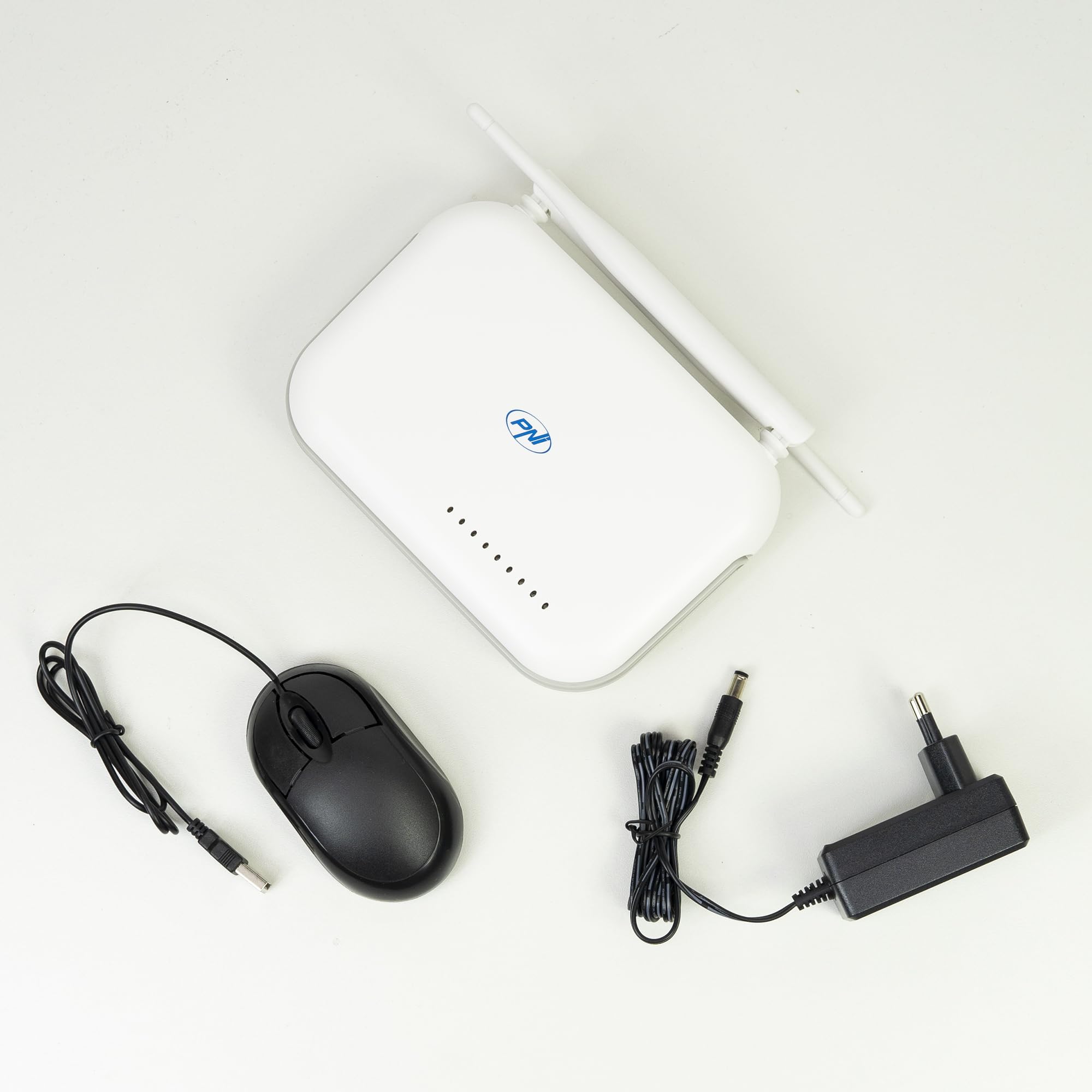NVR inalámbrico PNI House WIFI800 8 Canales 5MP o 4 Canales 4K 8MP Mensaje de Voz