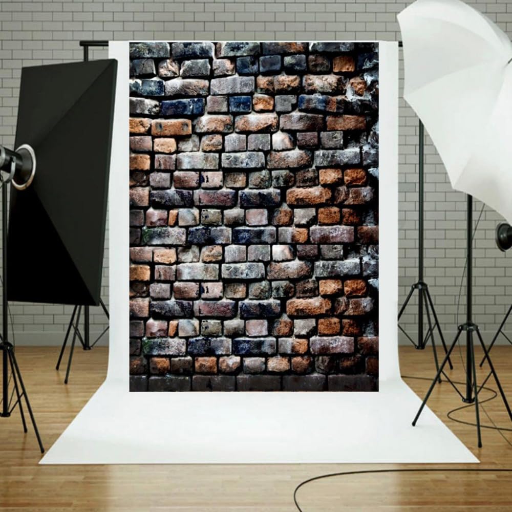 Tegelvloer En Achtergrond Van De Baksteen De Witte Muur Stock Foto Tegelvloer En Achtergrond Van De Baksteen De Witte Muur Image80131176