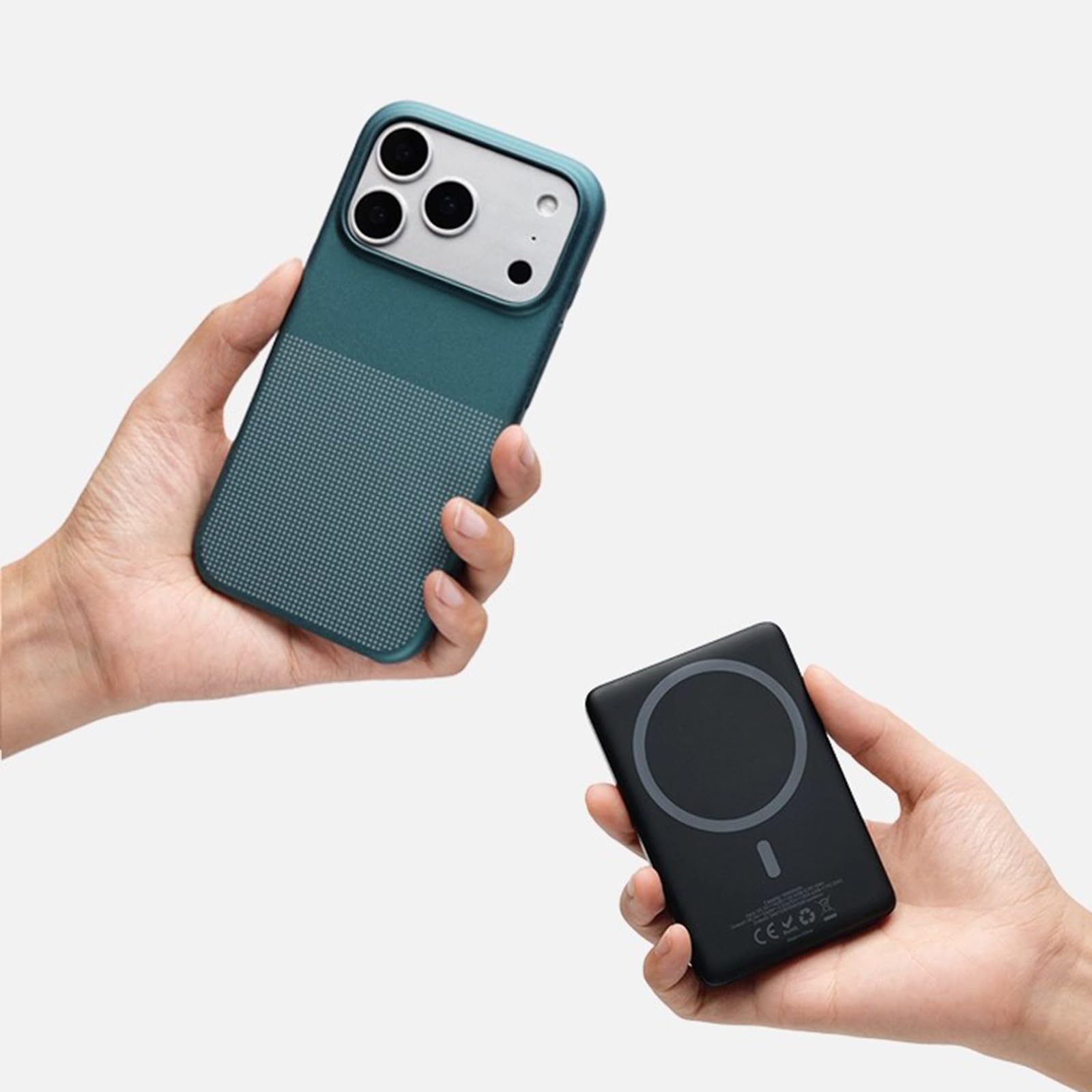 Magnetisch Hülle für iPhone 17 Pro Max/17 Pro/17, Dünne Gefrostet rutschfeste Schutzhülle Unterstützt Drahtlose Aufladung Handyhülle,Schwarz,17 Pro