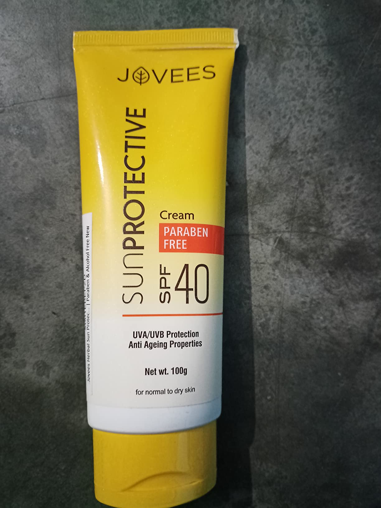 Jovees Herbal Sun Protective Sunscreen SPF 40, 100g Lightweight and Oil Free UVA & UVB