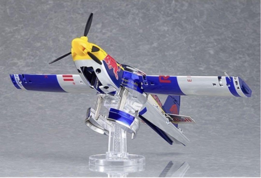 レッドブル　フィギュア　飛行機　レース　redbull 模型　トランスフォーム Red Bull Air Race transforming plane