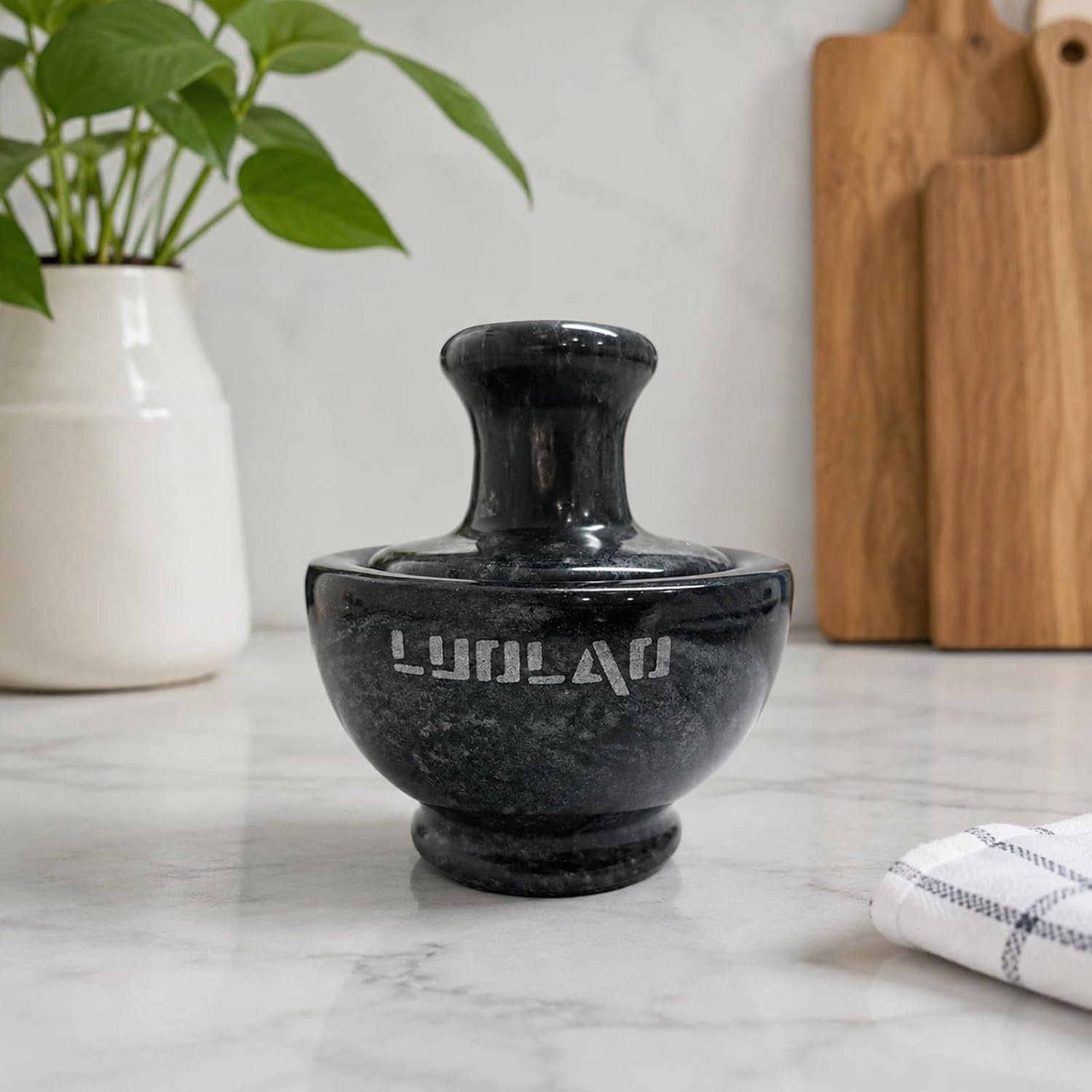 LUOLAO Marble Mortar and Pestle Set, Pill Crusher and Spice Stone Grinder, 3.7 Inch, 1/2 Cup, Grinding is Efficient and Labor-Saving (Black)