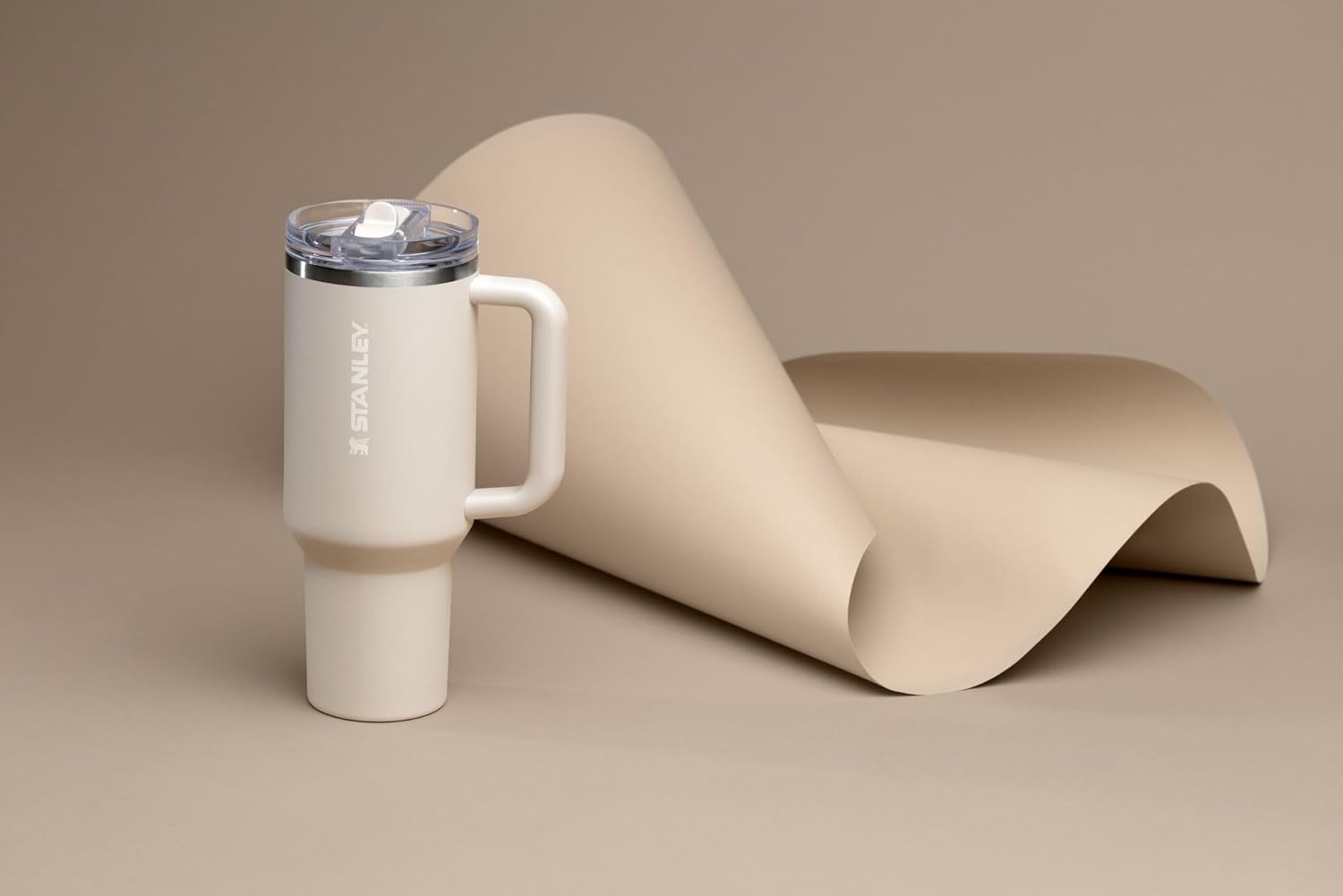 STANLEY Quencher ProTour Flip Straw Tumbler with Leakproof Lid | Built-In Straw & Handle | Cupholder Compatible for Travel | Insulated Stainless Steel Cup | BPA-Free - Image 4