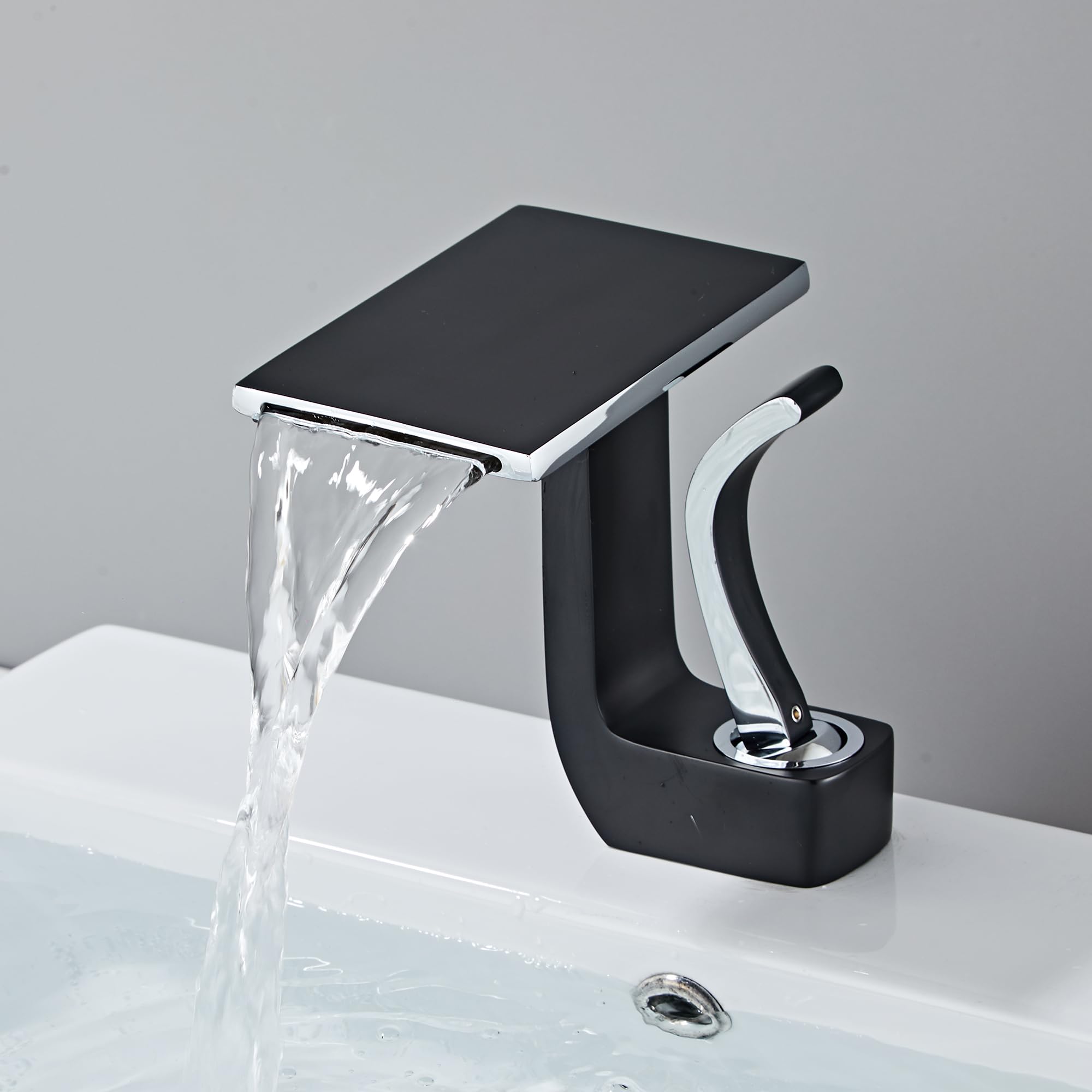 Mitigeur d'évier cascade pour salle de bain 7014 avec corps en cuivre noir et argent