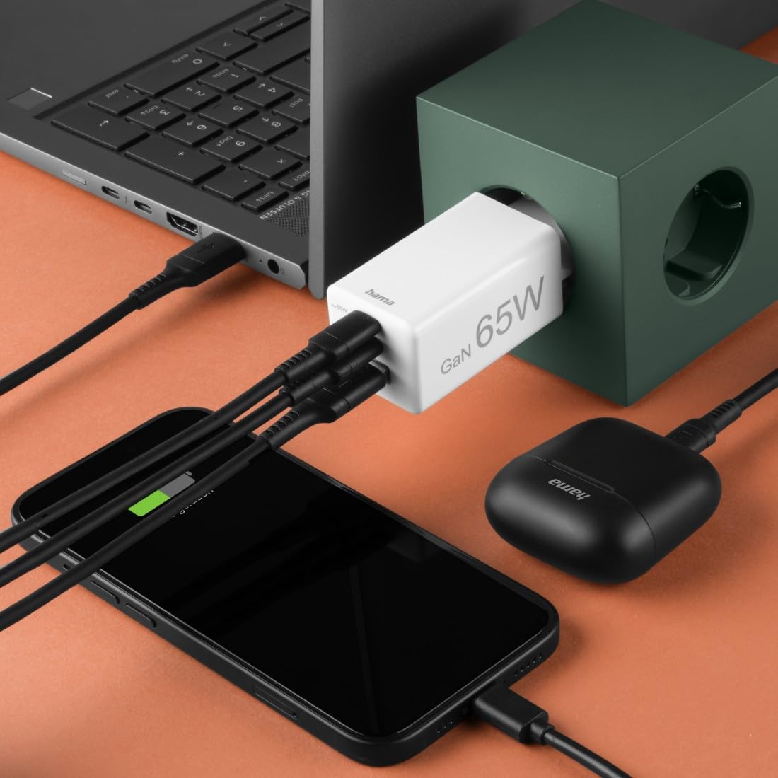 Hama Ładowarka sieciowa mini 65 W, 2x USB typ C, 1x USB A (mała, lekka, adapter ładowania, Power delivery, Quick Charge, wydajna, szybka) biała