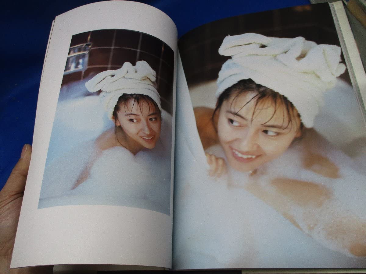 Amazon.co.jp: 中山美穂 写真集～アンビバレンス～ ワニブックス