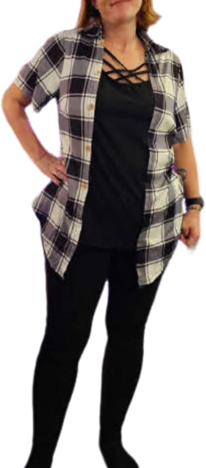 WDIRARA Women's Plus Size Plaid Crisscross Button Front Short Sleeve Tee 2 in 1 Asymmetrical Hem Top
