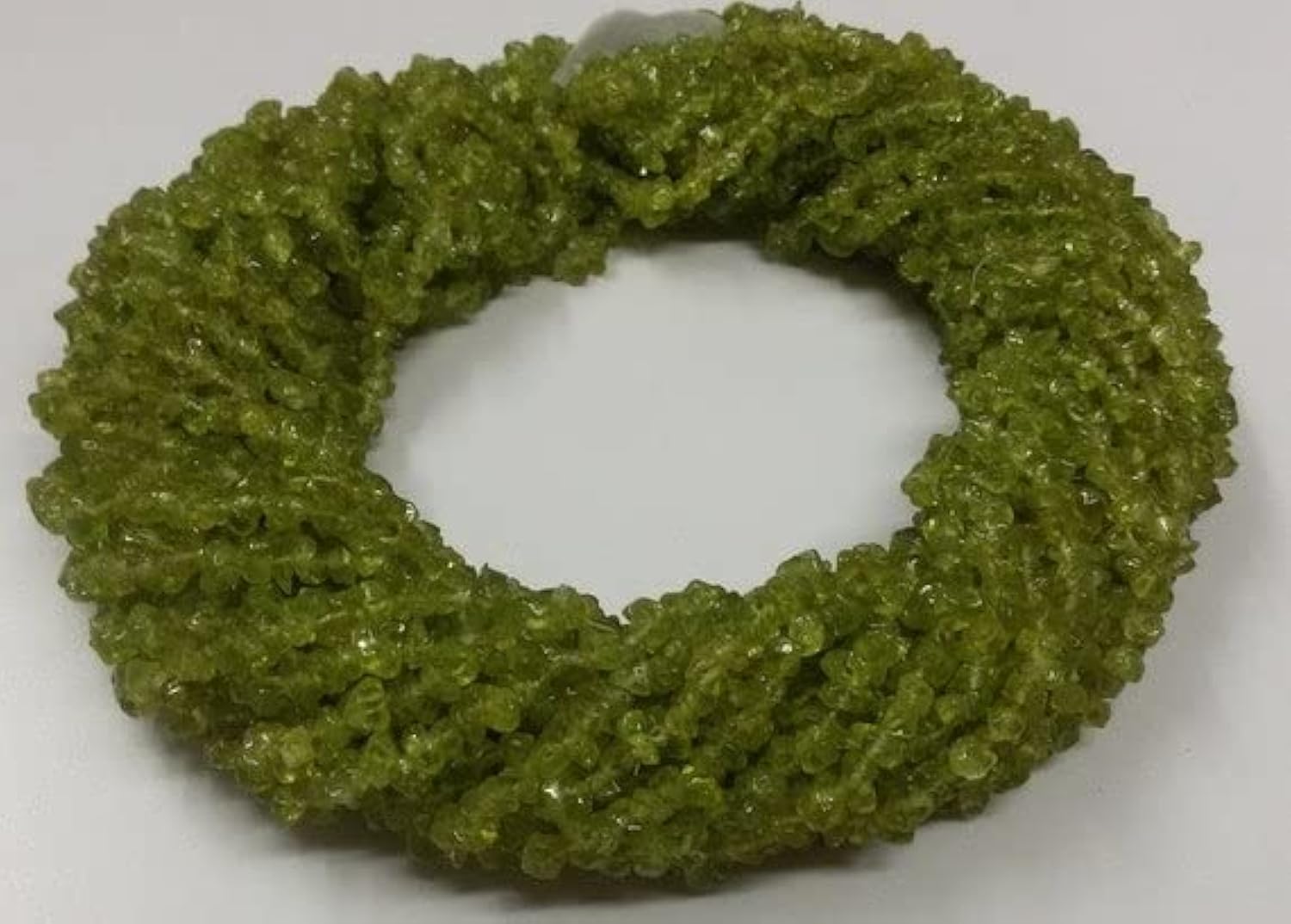 Perles peridot uncut chips naturelles haut de gamme pour colliers de luxe