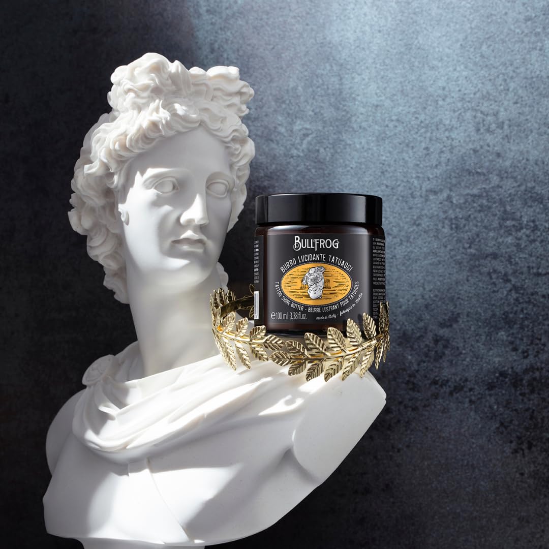 Bullfrog Burro Lucidante Tatuaggi – Idratante e Nutriente, 99,1% Ingredienti Naturali, Fragranza Nocciola, Cacao e Miele, Finish Luminoso e Protettivo, 100 ml