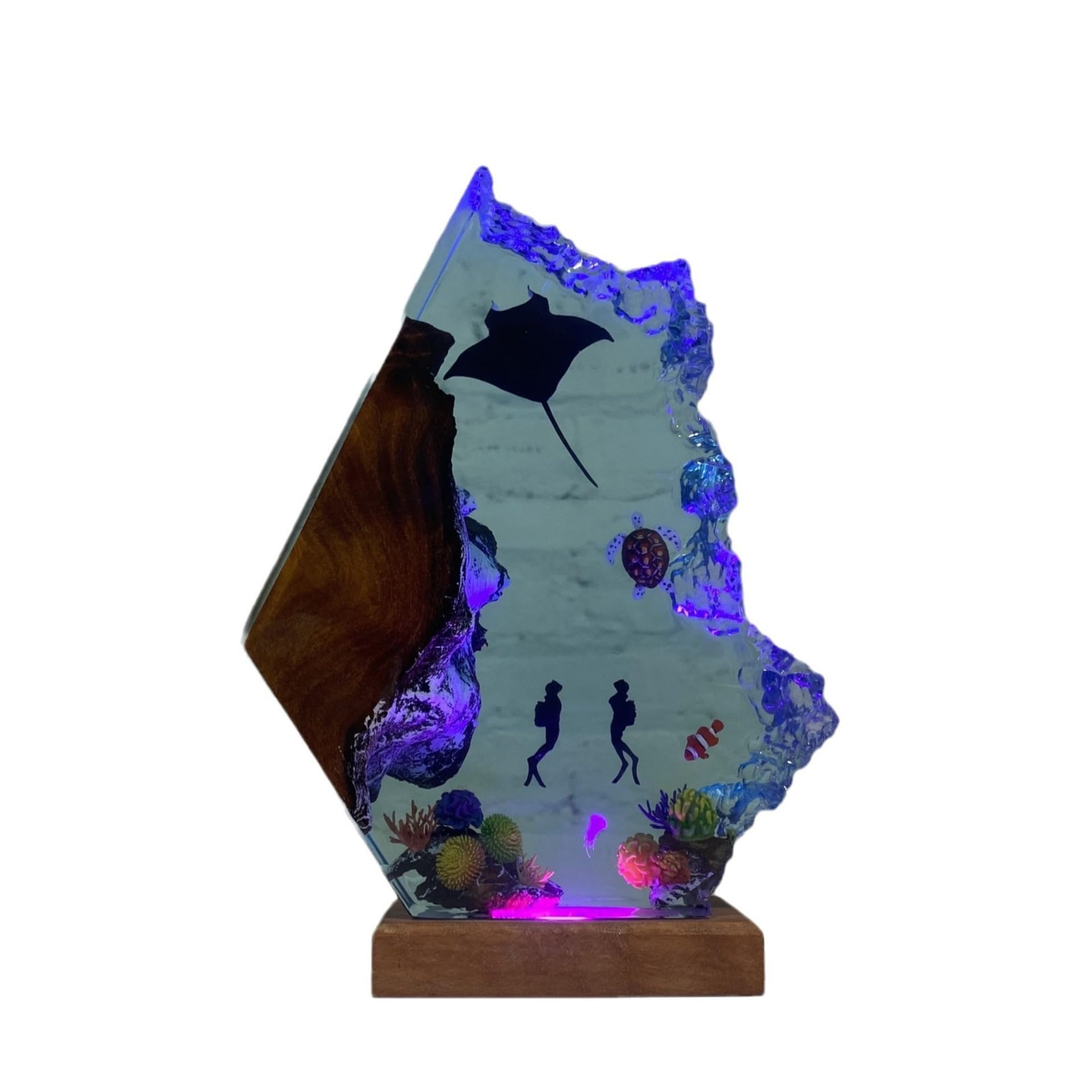 Syagot Colourful Oceanic Epoxy Resin Lamp, Manta Ray And Divers Led Night Light, Table Lamp For Home Decor, Diver's Underwater Adventure Souvenir (Colorful, 9×6 Inches)