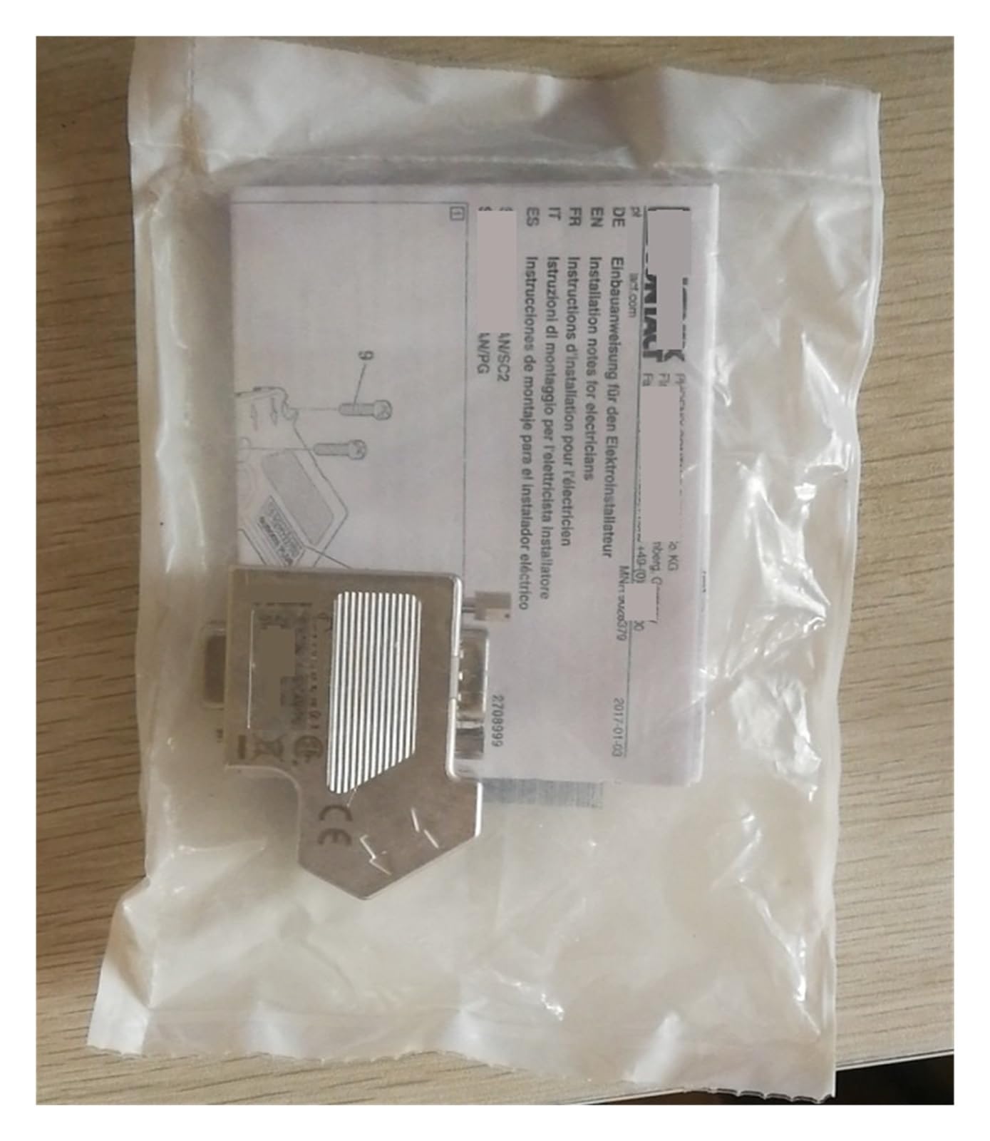 Conector SUBCON-PLUS-CAN/PG 2708119 con resistencia de terminación conectable y puerto D-SUB 4