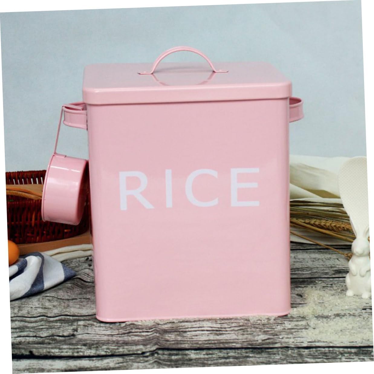 PRETYZOOM Pet Food Storage Bucket with Measuring Scoop Pink Iron Sealed Dog Food Storage Bin Moisture-proof for Household Use