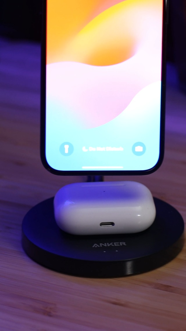 Anker MagGo MagSafe Compatible Charger Stand, 2-in-1 Wireless Station