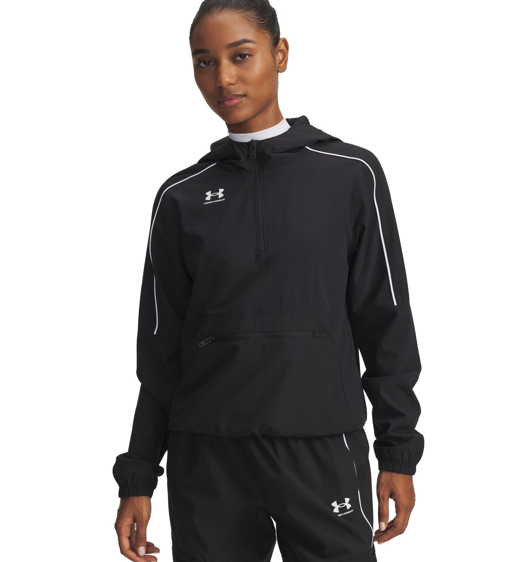Under Armour Anorak Challenger Femmes, Parka Femme déperlante et Respirante, Anorak Femme en Tissu léger et extrêmement résistant, Black/​White, L, Black/​White, XS