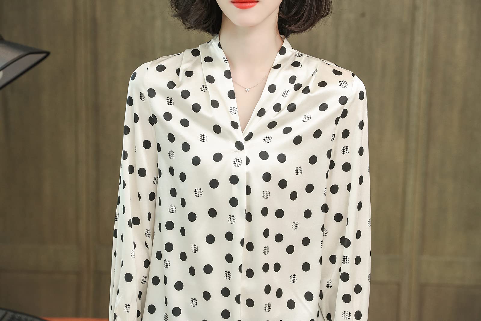 Valin Blusa de seda para mujer con estampado de puente, blusa de manga larga con cuello en V, blusa de seda, S3517