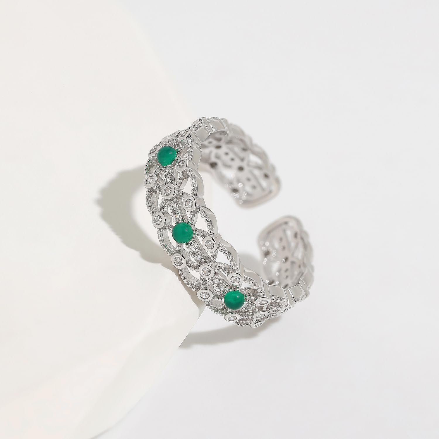 Meissa Bague Émeraude Plaquée Or pour Femmes Bague Vintage Ajourée Ajustable Anneau Pierre Verte Bijou Élégant Statement Cadeau