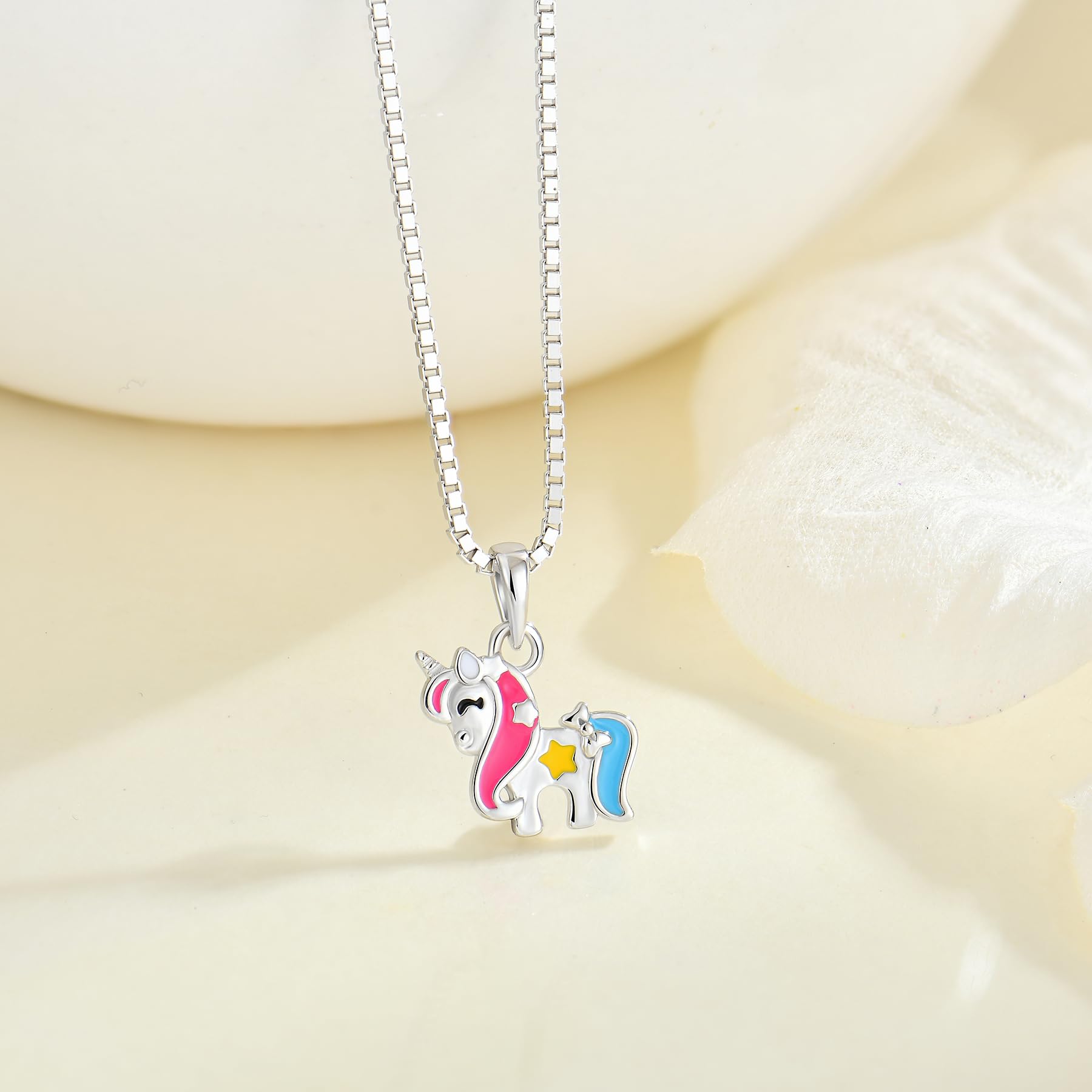 PAVELS Einhorn Schmuckset für Mädchen - Ohrstecker und Kette aus echtem 925 Silber - Magischer Kinderschmuck für besondere Anlässe - Perfekte Geschenkidee für junge Schmuckliebhaberinnen