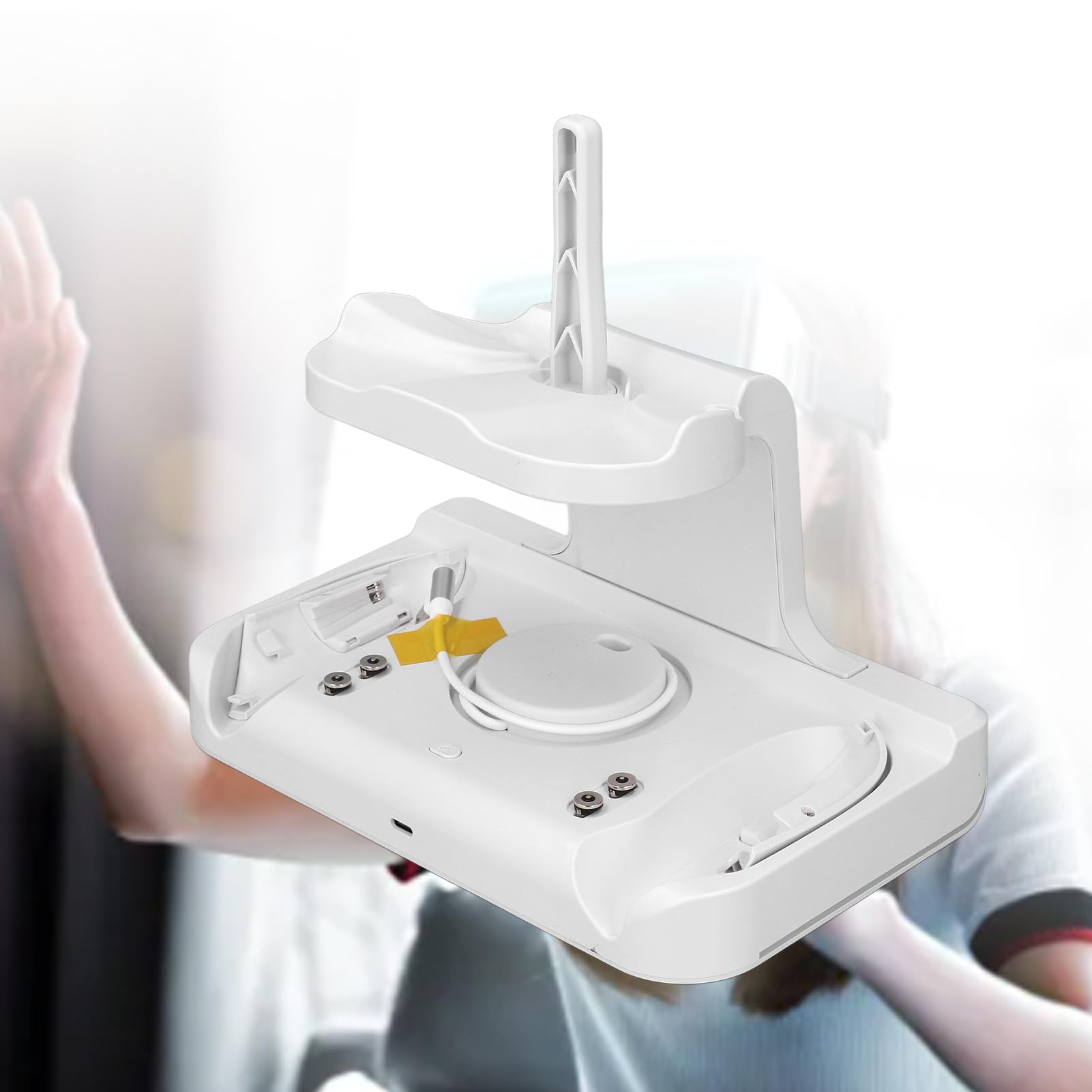 Supporto di ricarica per controller VR con luce RGB, stazione di ricarica wireless per cuffie VR, stazione di ricarica rapida di tipo C per 2, include 2 batterie ricaricabili e St (bianco)
