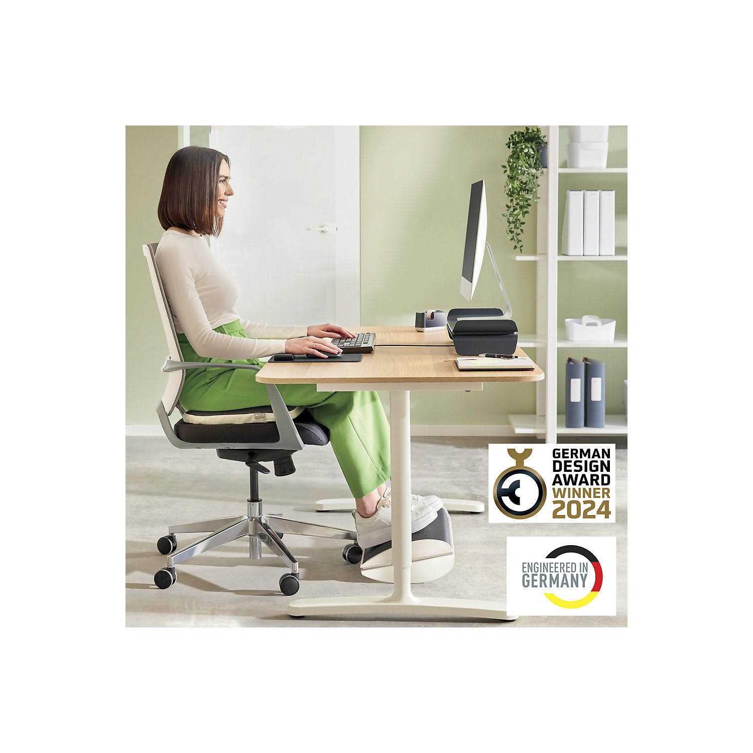 Leitz Ergo Poggiapiedi Ergonomico Regolabile per Scrivania con 2 Impostazioni di Altezza, 50,8 x 13,5 x 30 cm, Grigio Chiaro/Bianco, 65030085