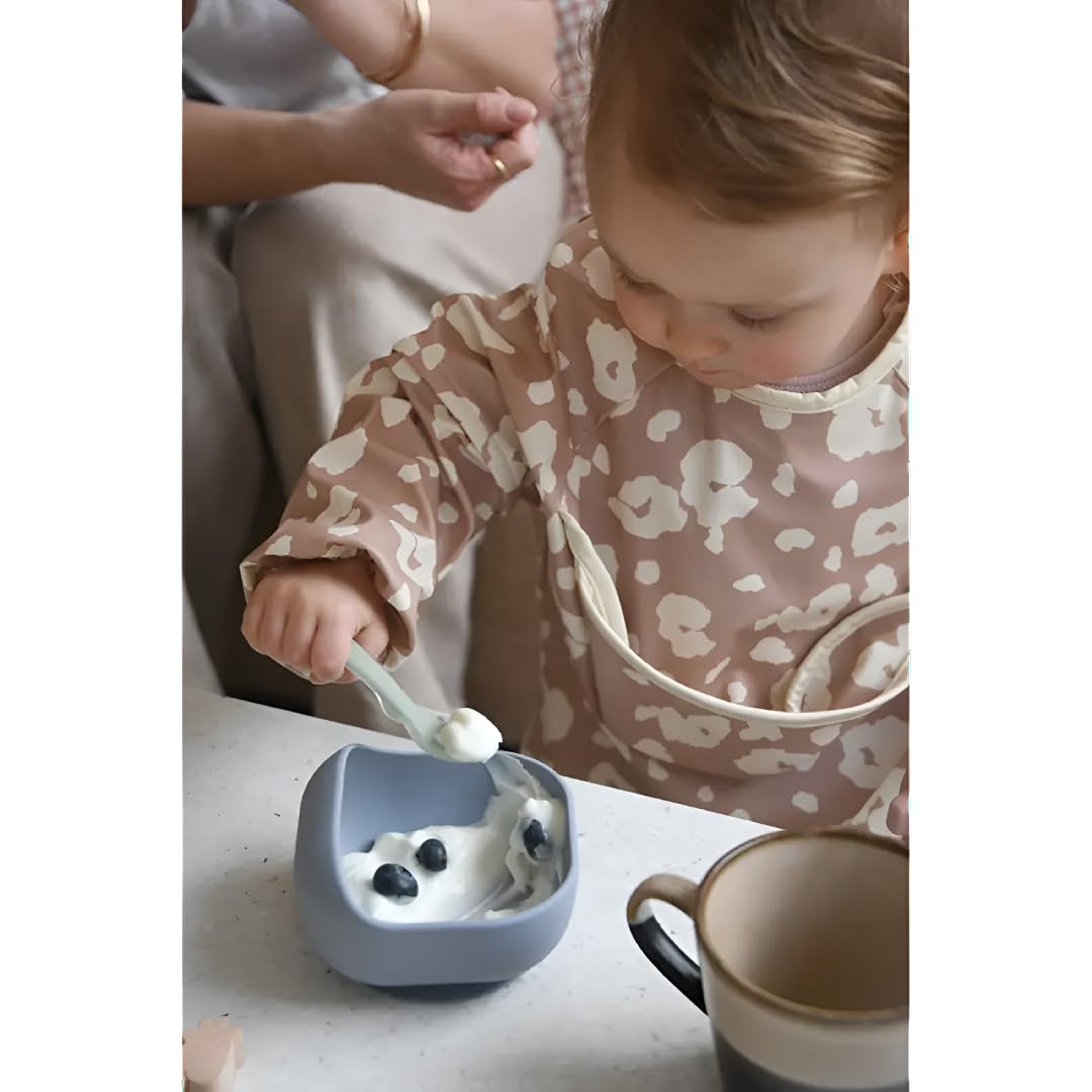 BÉABA Bol de Silicona con Ventosa, Cuenco para Bebés y Niños, Antideslizante, Antivuelco, Se adhiere a la perfección a la mesa y bandeja de la trona, Microondas, Comida Infantil, Gris